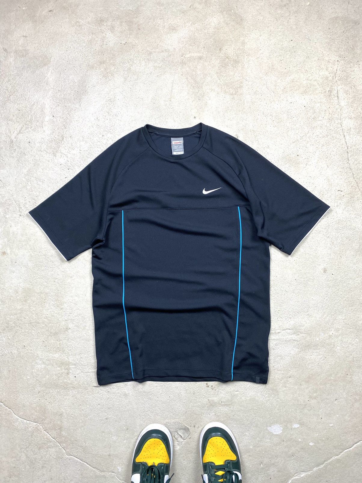 Nike Y2K 00’s Vintage Nike Tee Shirt Court Tn Zm Hype Size US M / EU 48-50 / 2 - 1 Thumbnail