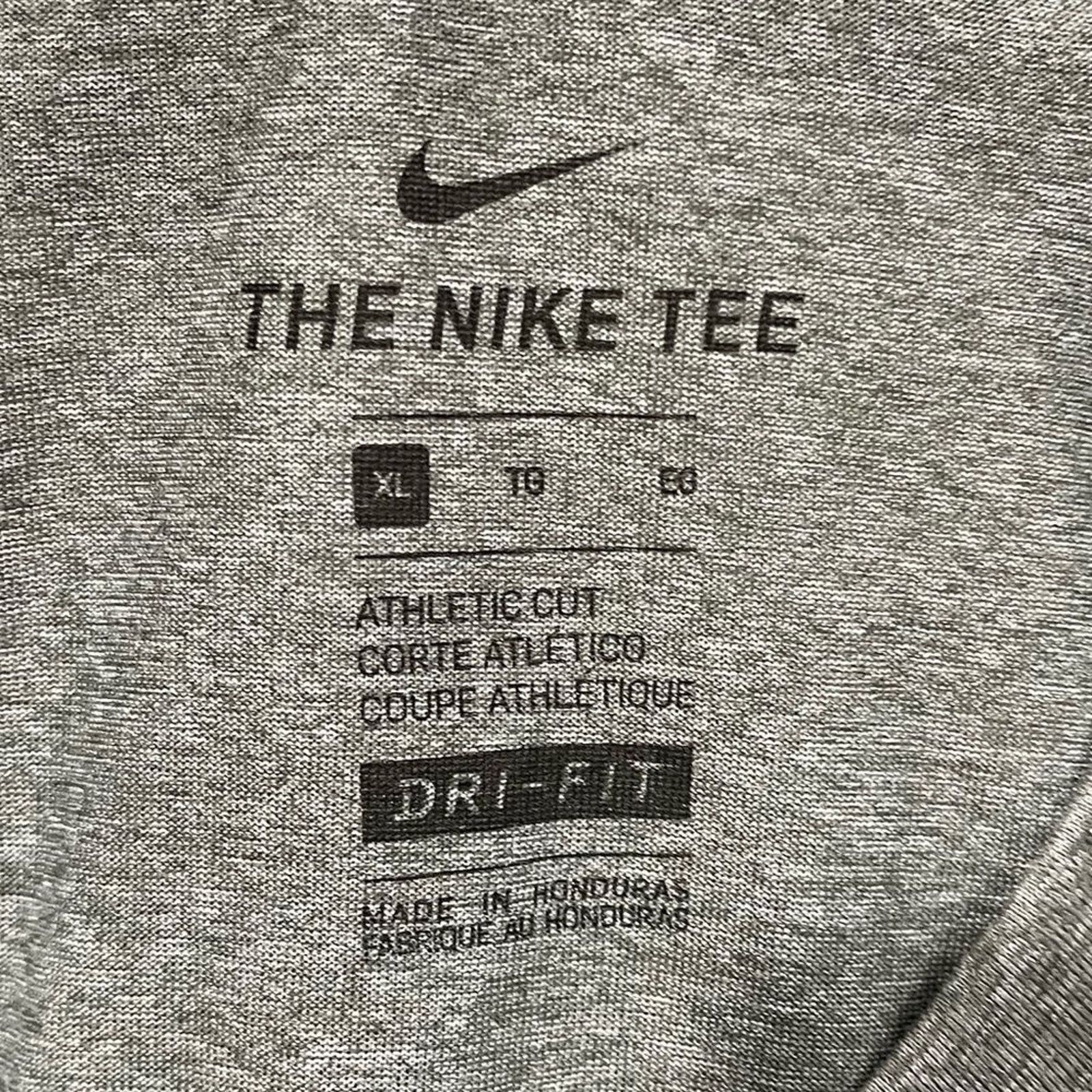 Nike NWOT Nike Dri-Fit T-Shirt Crewneck Short Sleeve Athletic XL Size US XL / EU 56 / 4 - 3 Thumbnail