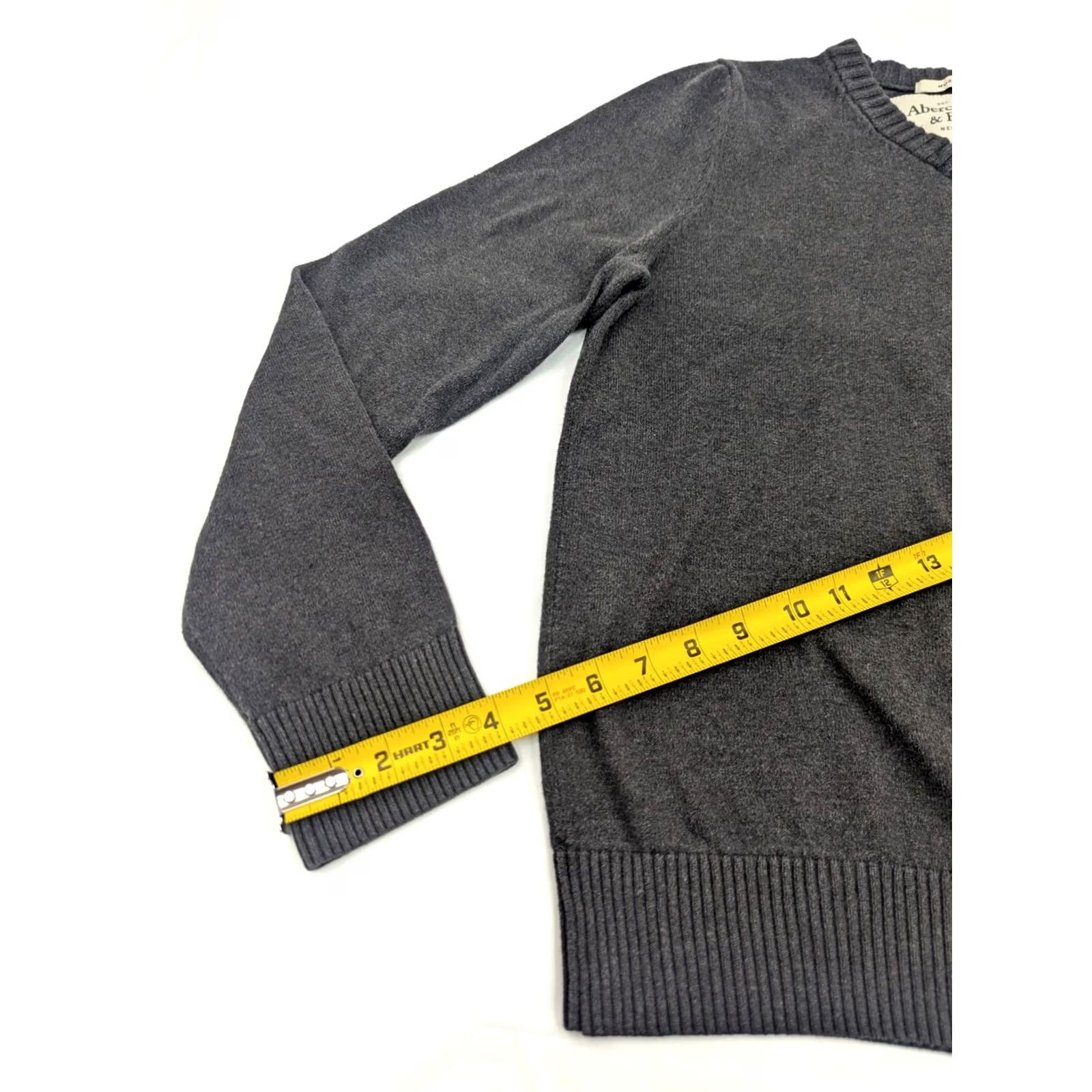 Abercrombie & Fitch Abercrombie & Fitch Muscle Gray Knit V-Neck Sweater Men L Pullover White Moose Size US L / EU 52-54 / 3 - 4 Thumbnail