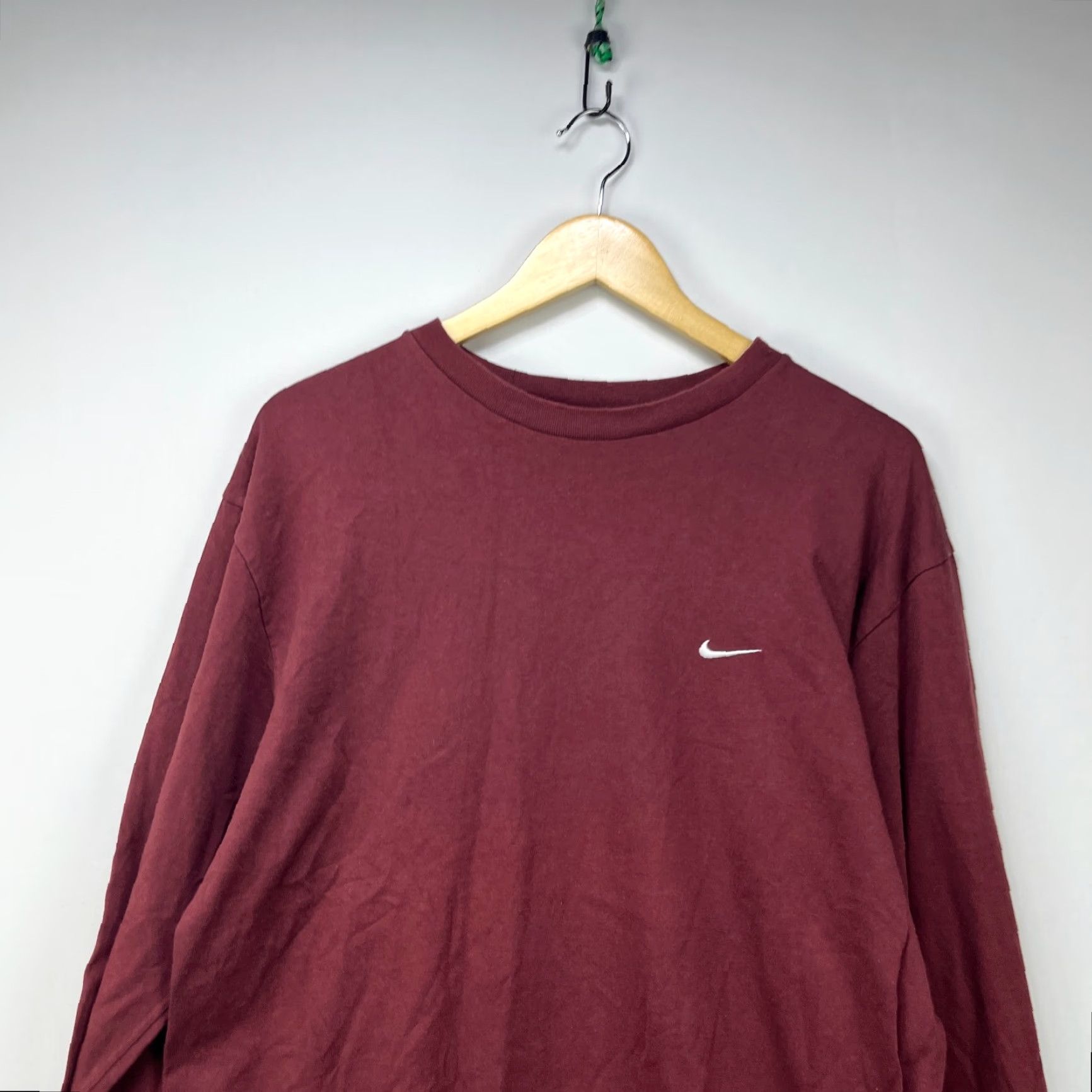 Nike VINTAGE Nike Long Sleeve Shirt M Red Swoosh Made in Canada Mens Size US M / EU 48-50 / 2 - 2 Thumbnail