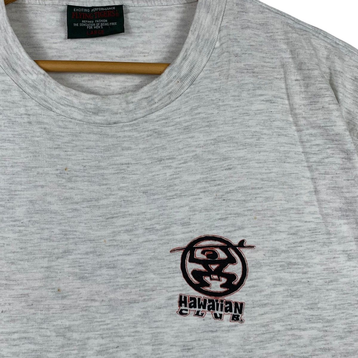 Vintage Vintage FLYING TIGERS Hawaiian ClubSurfboard BigLogo T-Shirt Size US L / EU 52-54 / 3 - 4 Thumbnail