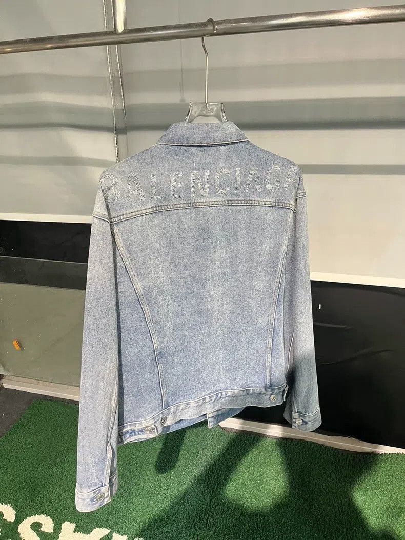 Balenciaga Balenciaga Light Wash Denim Jacket Size XXS / US 00 / IT 34 - 2 Thumbnail