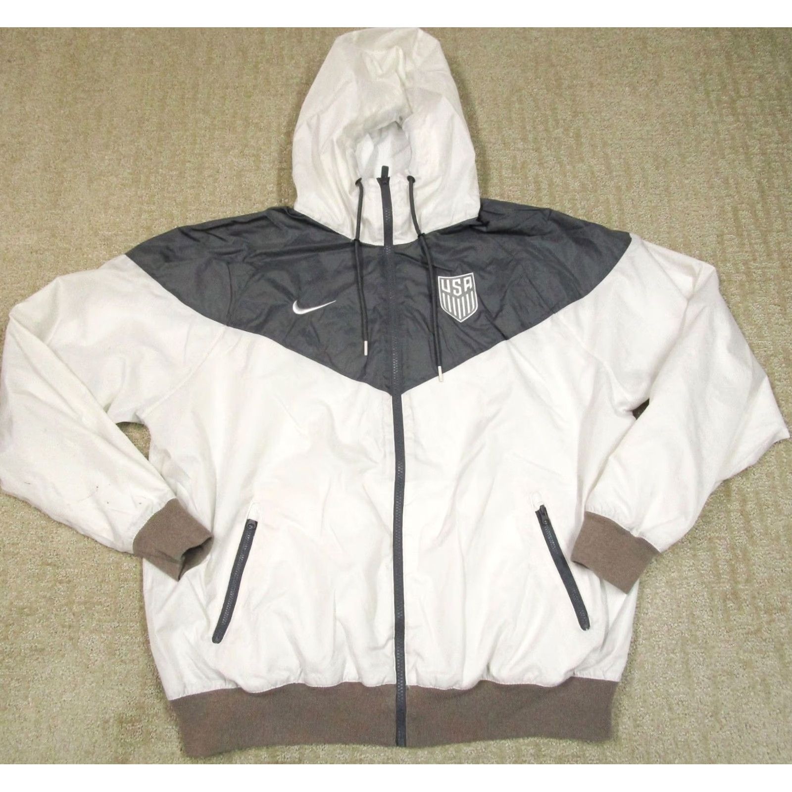 Nike Nike Jacket Men L White Gray Windbreaker Hooded Lightweight Logo Sports Casual Soccer USA Windbreaker Size US L / EU 52-54 / 3 - 2 Thumbnail