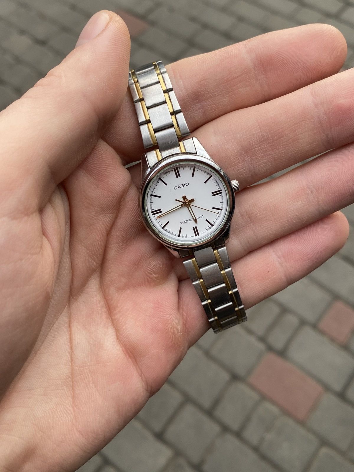 Casio ✨ CASIO LTP-V005 Y2K Minimalist Two-Tone Quartz Ladies Watch Size ONE SIZE - 9 Thumbnail