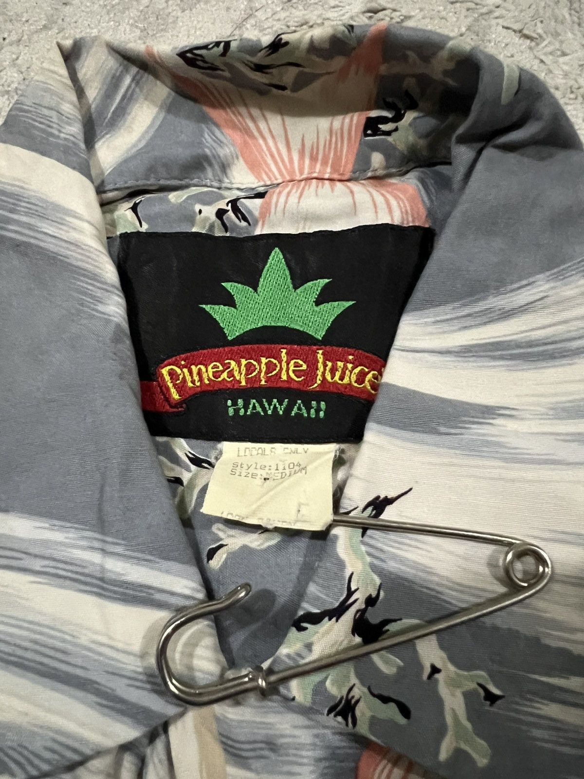 Vintage Vintage 70s "Flying Fish" Pineapple Juice Rayon Hawaii Shirt Size US L / EU 52-54 / 3 - 5 Thumbnail