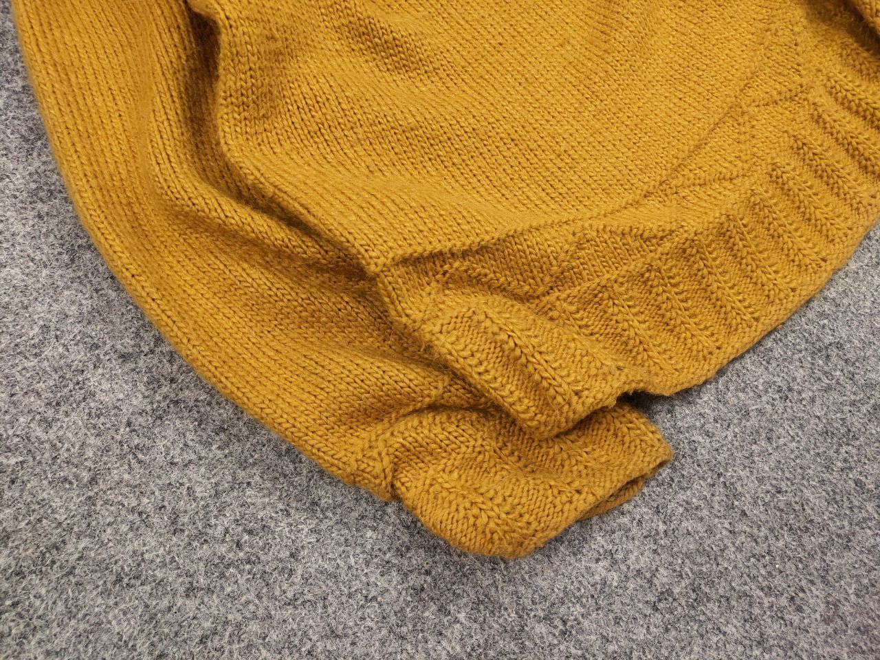 JW Anderson × Uniqlo JW Anderson x Uniqlo Wool Blend Knit Yellow Womens Sweater Size S / US 4 / IT 40 - 7 Thumbnail