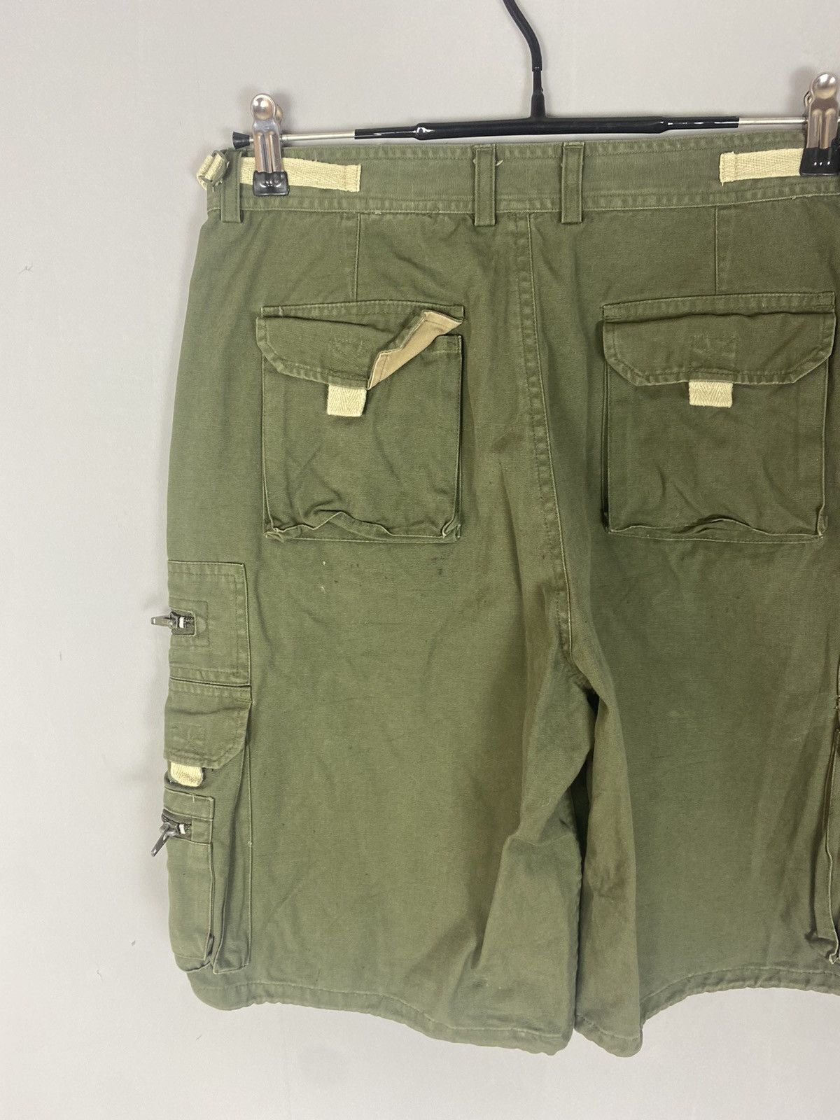 Vintage Vintage IDPDT cargo shorts multi pocket Size US 32 / EU 48 - 2 Thumbnail
