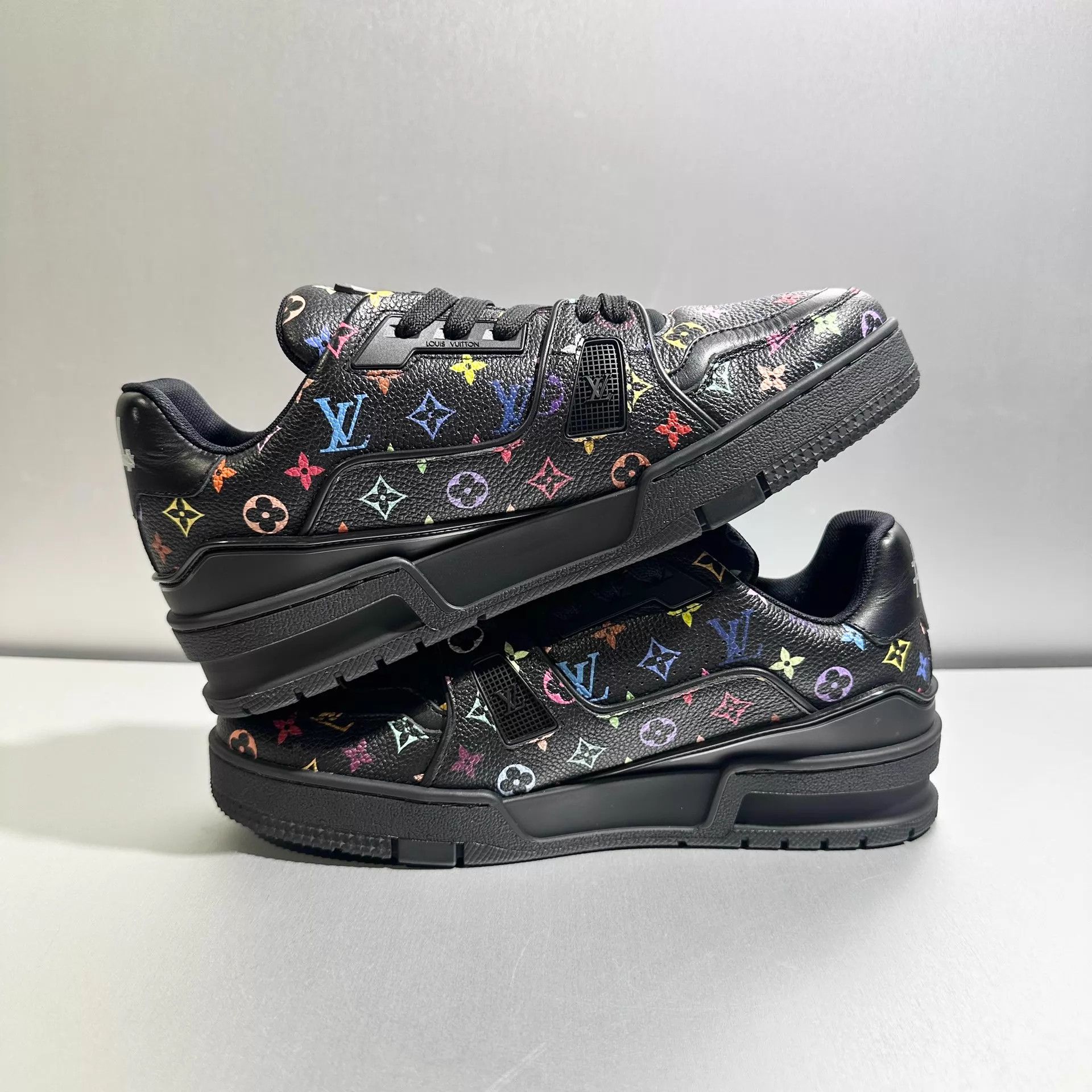 Louis Vuitton LV x Murakami Trainer Black Tri-Color 37 Size US 6.5 / IT 36.5 - 4 Thumbnail