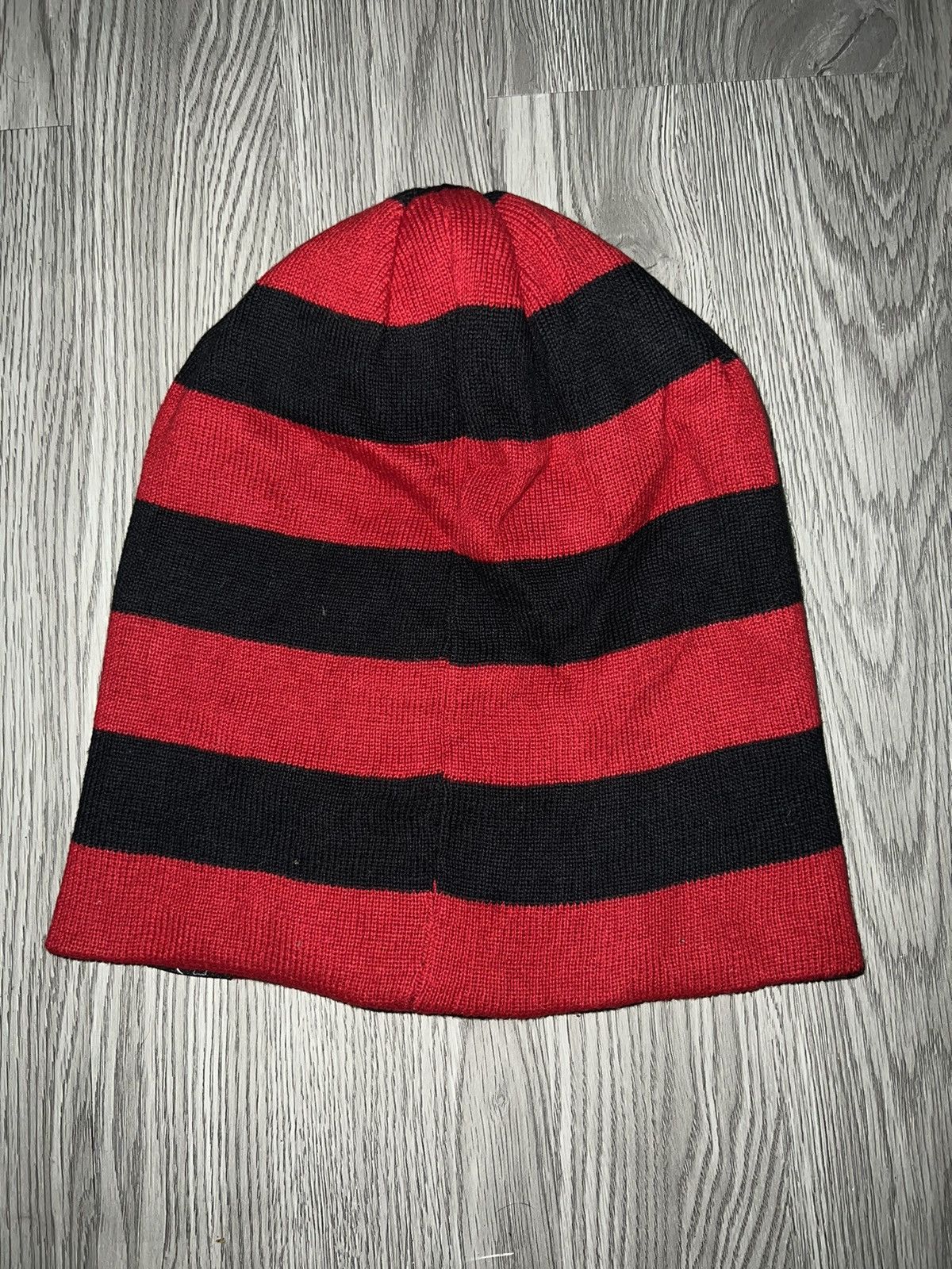 Japanese Brand Vintage skull stripped knit beanie 🖤❤️‍🔥☠️ Size ONE SIZE - 2 Thumbnail