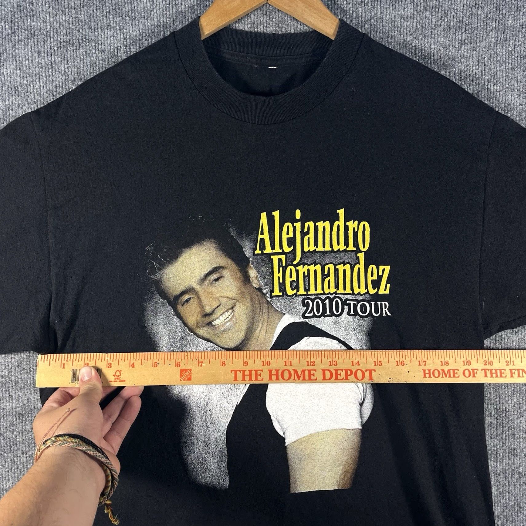 Vintage VINTAGE Alejandro Fernandez Tour T-Shirt Mens L Black Music 2010 Concert Cotton Short Sleeve Crew Neck Regular Mens Size US L / EU 52-54 / 3 - 5 Thumbnail