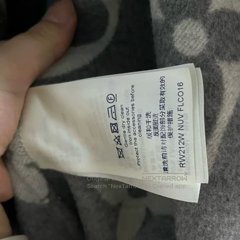 Louis Vuitton Louis Vuitton Grey Logo Belt Reversible Hooded Wrap Coat Size XXS / US 00 / IT 34 - 4 Thumbnail