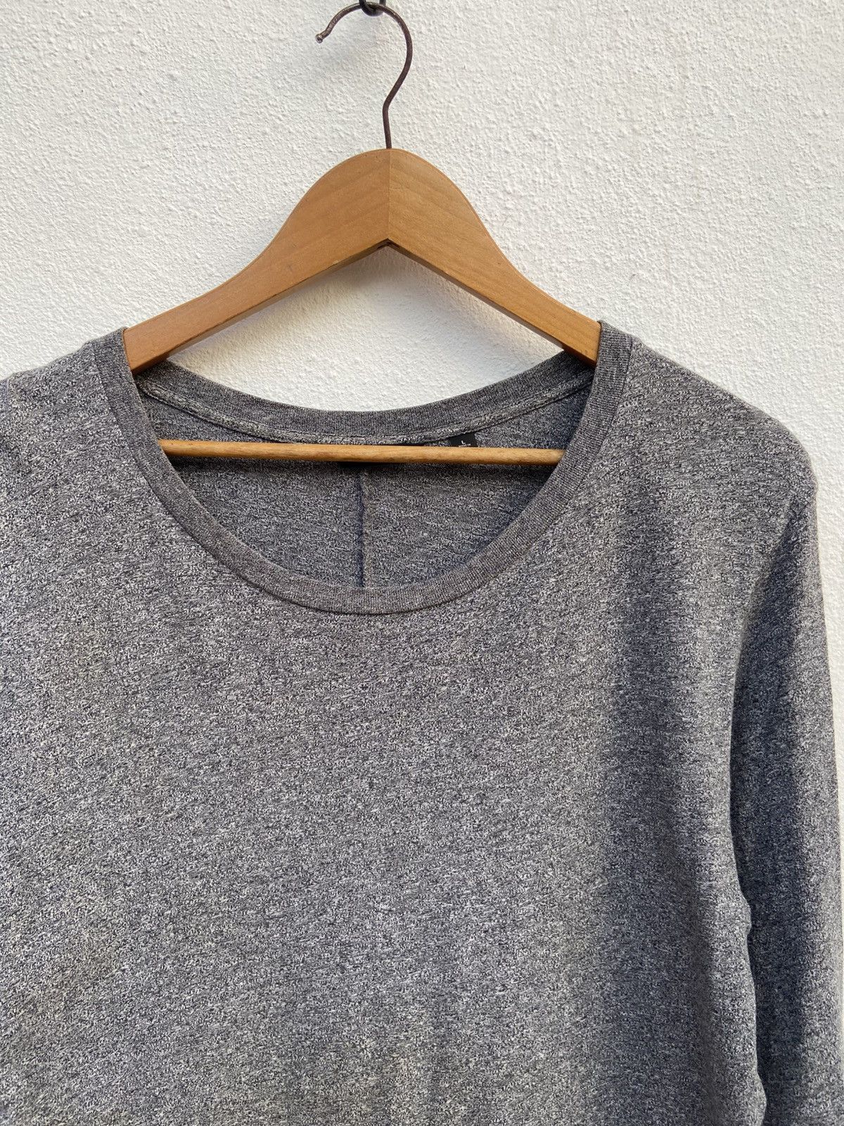 Undercover × Uniqlo 🔥 Uniqlo X Undercover long sleeve minimalist Size US L / EU 52-54 / 3 - 2 Thumbnail