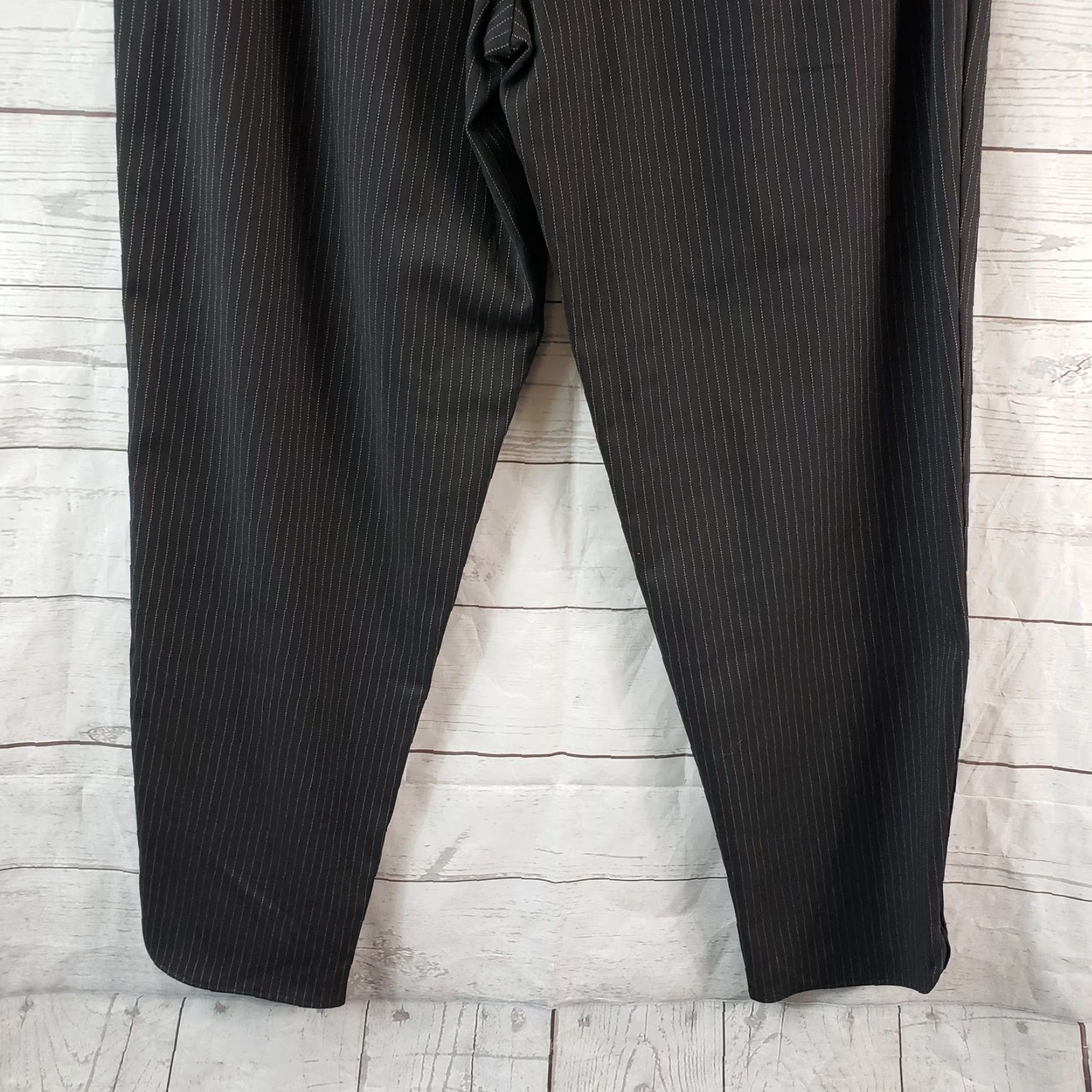 Ramy Brook Ramy Brook Womens Cropped Pants Sz S Black Stripe Tie Waist Pants Cropped Womens Black Stripe Tie Waist 90s? Size 28" / US 6 / IT 42 - 5 Thumbnail