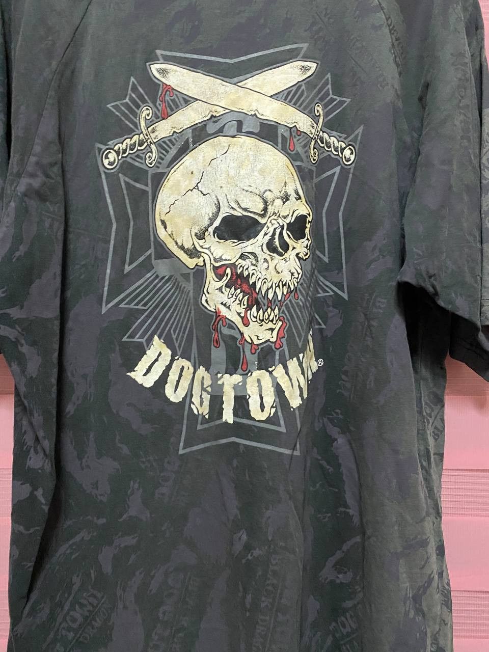 Dogtown tshirt dog town fullprint back hit (distressed) Size US XL / EU 56 / 4 - 3 Thumbnail