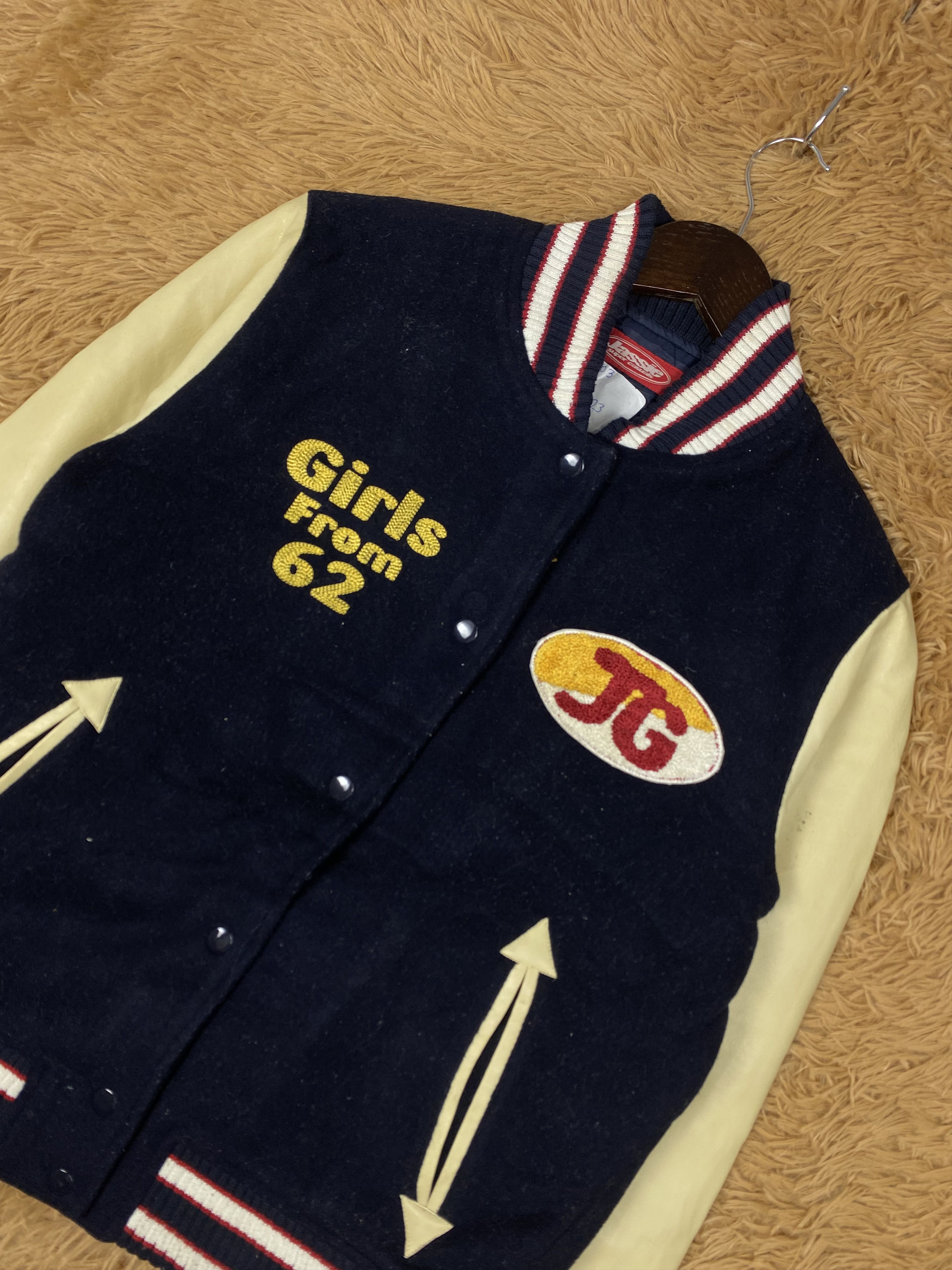 Vintage Vintage Jassie Leather Sleeve Varsity Jacket DJ0303 Size US S / EU 44-46 / 1 - 2 Thumbnail