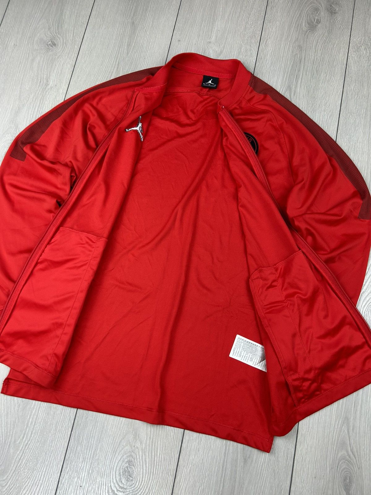 Jordan Brand Jordan Paris Saint Germain Long Sleeve Red bomber size M Size US M / EU 48-50 / 2 - 5 Thumbnail