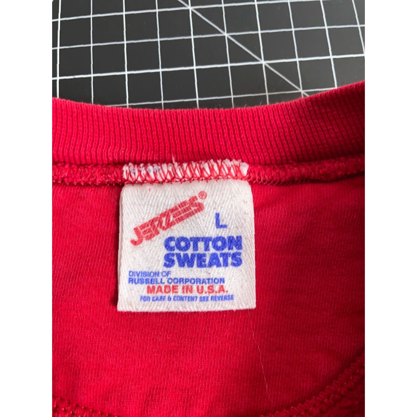 Jerzees VINTAGE Jerzees Bedford Michigan Mules Softball Sweatshirt Adult Large Red Crew Neck Pullover Sweatshirt Graphic Print 90s Sports Men Size US L / EU 52-54 / 3 - 4 Thumbnail