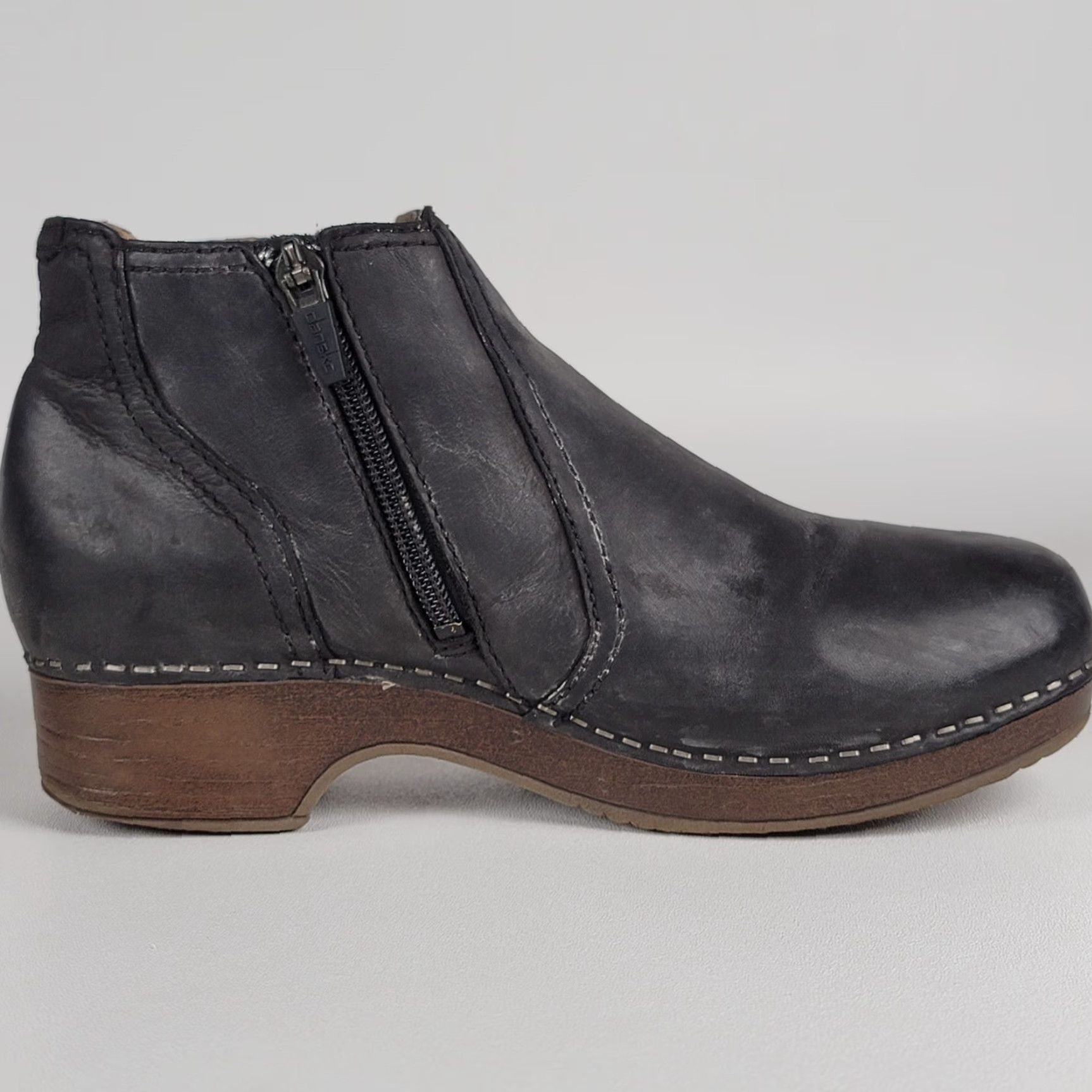 Dansko Dansko Bootie Women Black Nubuck Zip-Up Barbara 37 EU 7 US Boots Mid Heel Block Heel Solid Bohemian City Going Out Fall Winter Spring Size US 7 / IT 37 - 6 Thumbnail