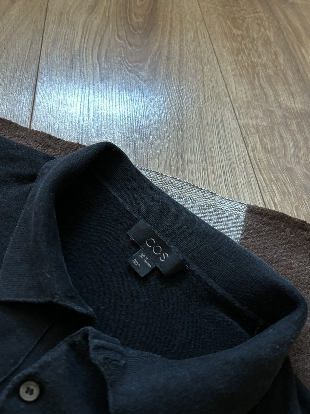 Cos Cos Luxury mens Silk black polos shirt Size US M / EU 48-50 / 2 - 5 Thumbnail