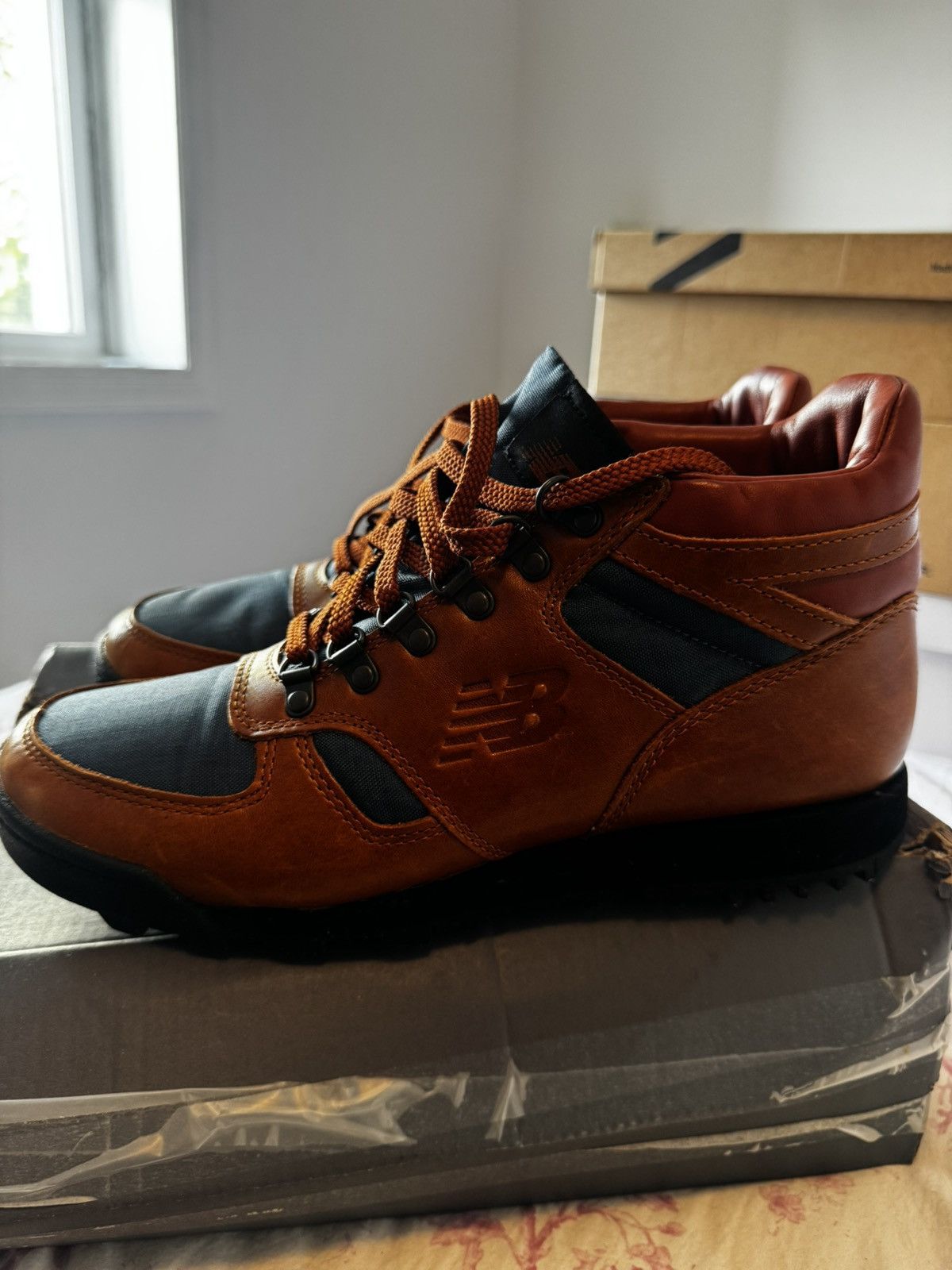 New Balance Vintage New Balance Mens 10 Rainier Hiking Boots Brown Size US 10 / EU 43 - 4 Thumbnail