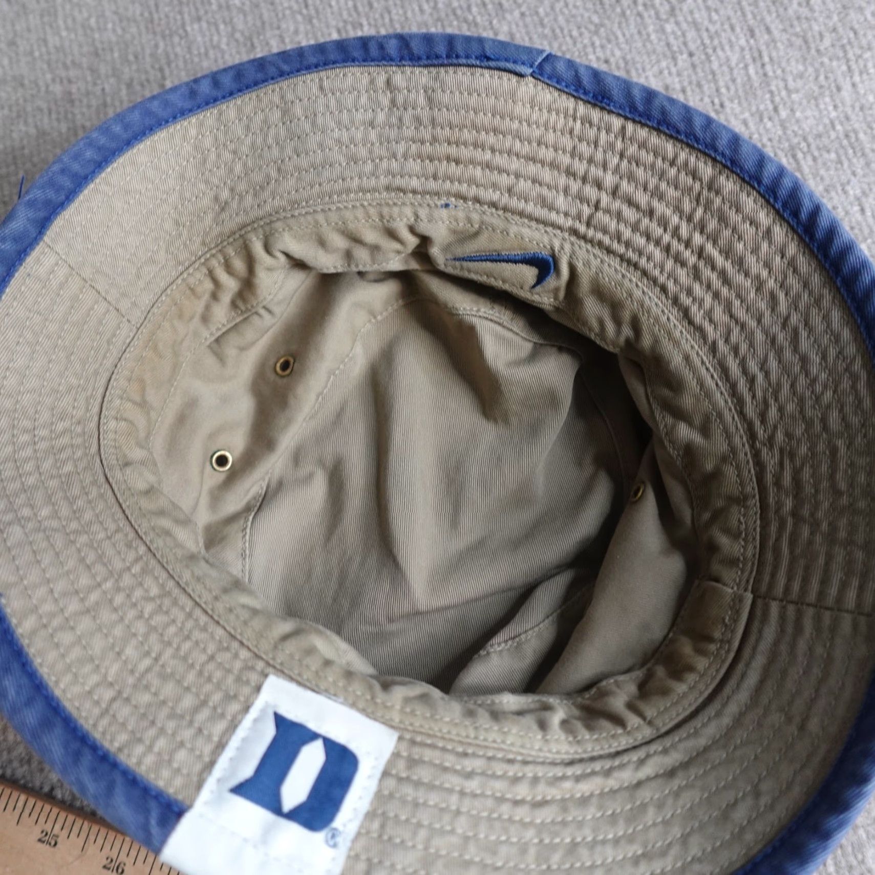 Nike VINTAGE Nike Bucket Hat Duke University Blue Devils Reversible Hat Men One Size Blue University 90s? Size ONE SIZE - 8 Thumbnail