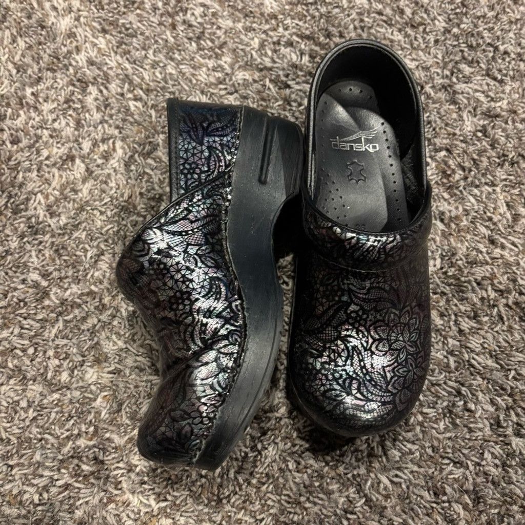 Dansko Dansko Black Floral Shoes Size US 5.5 / IT 35.5 - 5 Thumbnail