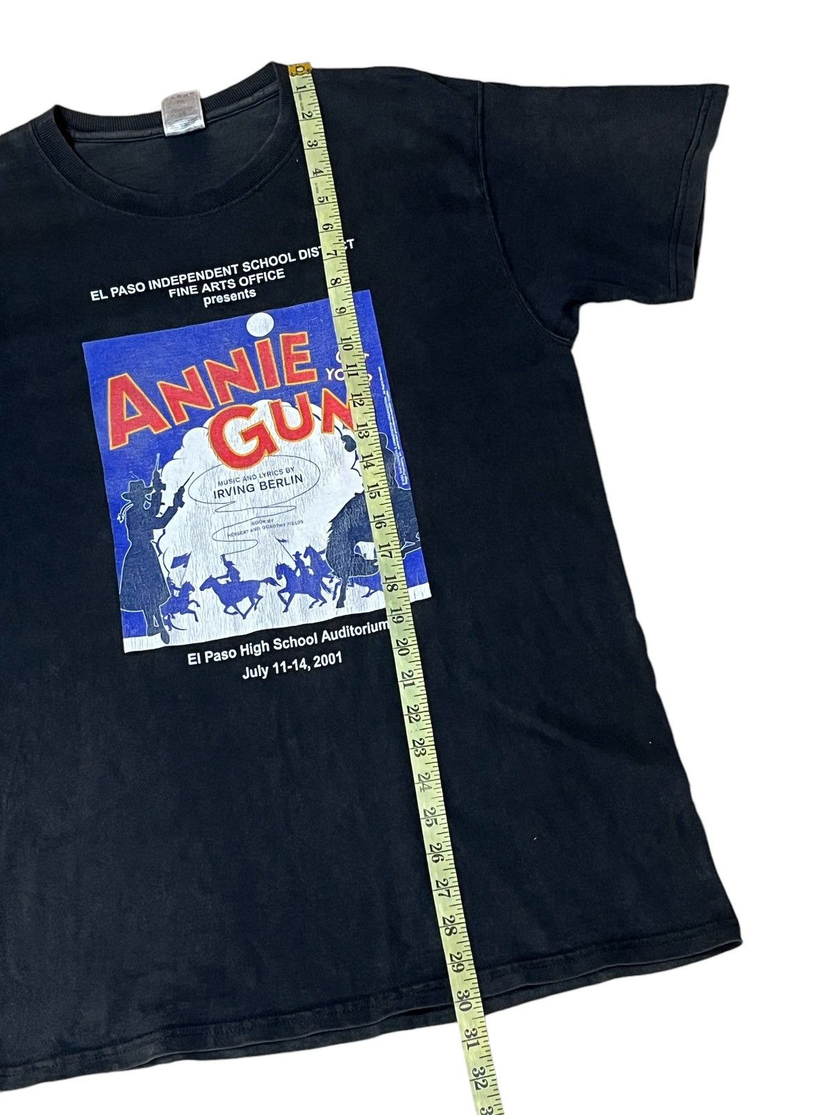 Vintage VINTAGE Y2K ANNIE GET YOUR GUN 2001 DISTRESSED T SHIRT Size US L / EU 52-54 / 3 - 7 Thumbnail