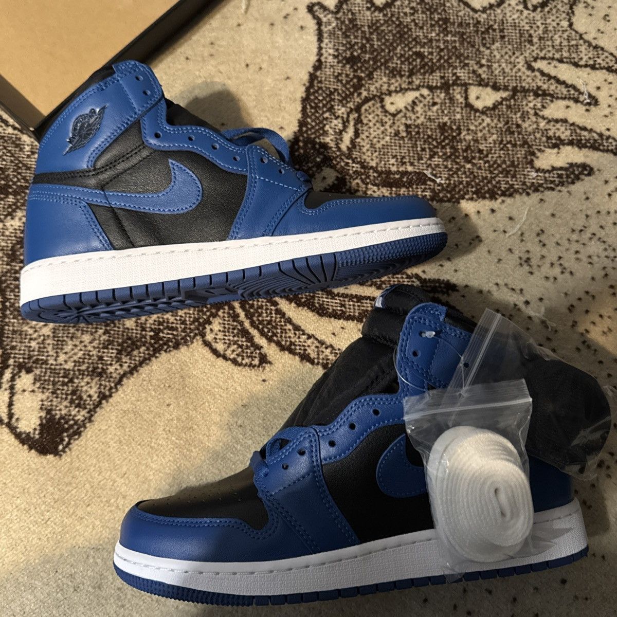 Jordan Brand AIR JORDAN 1 RETRO HIGH OG GS Size US 7 / EU 40 - 9 Thumbnail
