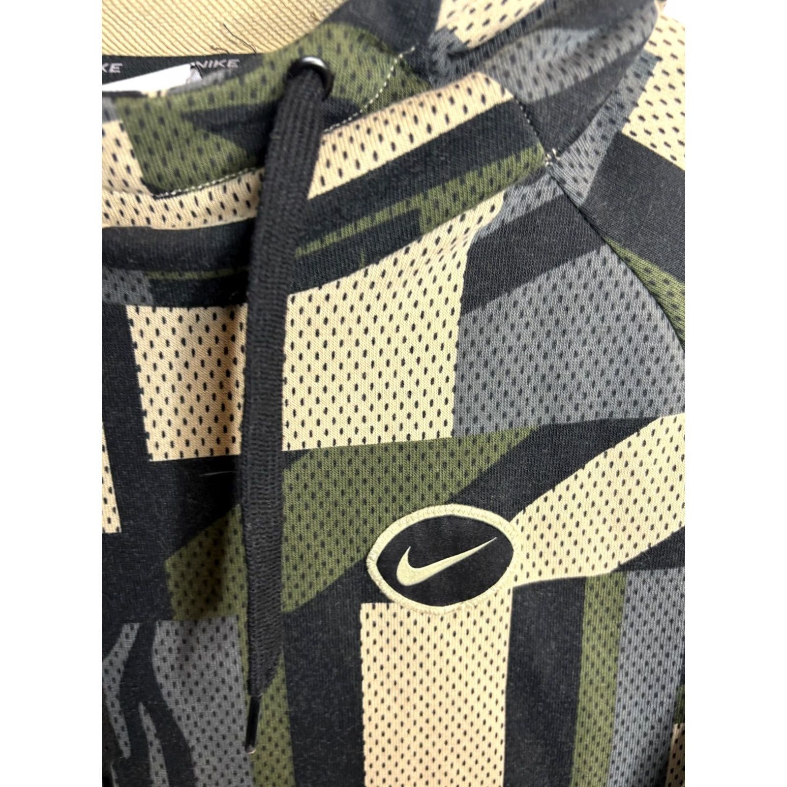 Nike Nike Dri-FIT Cargo DQ4492-325 Mens Pullover Hoodie S Camouflage Multicolor City Sports Hooded Pockets Moisture Wicking Football Size US S / EU 44-46 / 1 - 3 Thumbnail