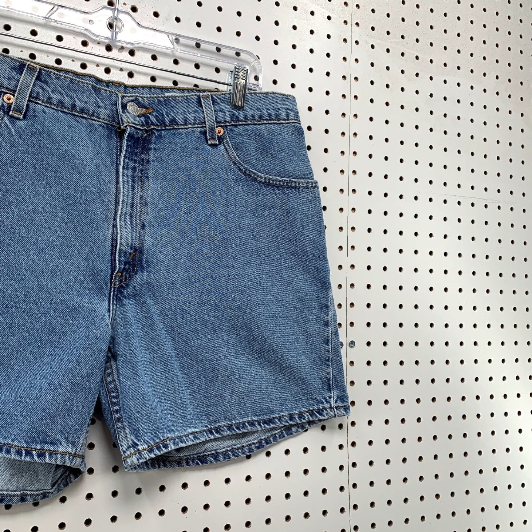 Levi's Vintage Levi's Denim Shorts Womens 14 34x5.5 Blue 90s Jorts Made USA Levi's Denim Shorts Womens 14 34x5.5 Blue 90s Jorts Made USA Size 36" / US 14 / IT 50 - 6 Thumbnail