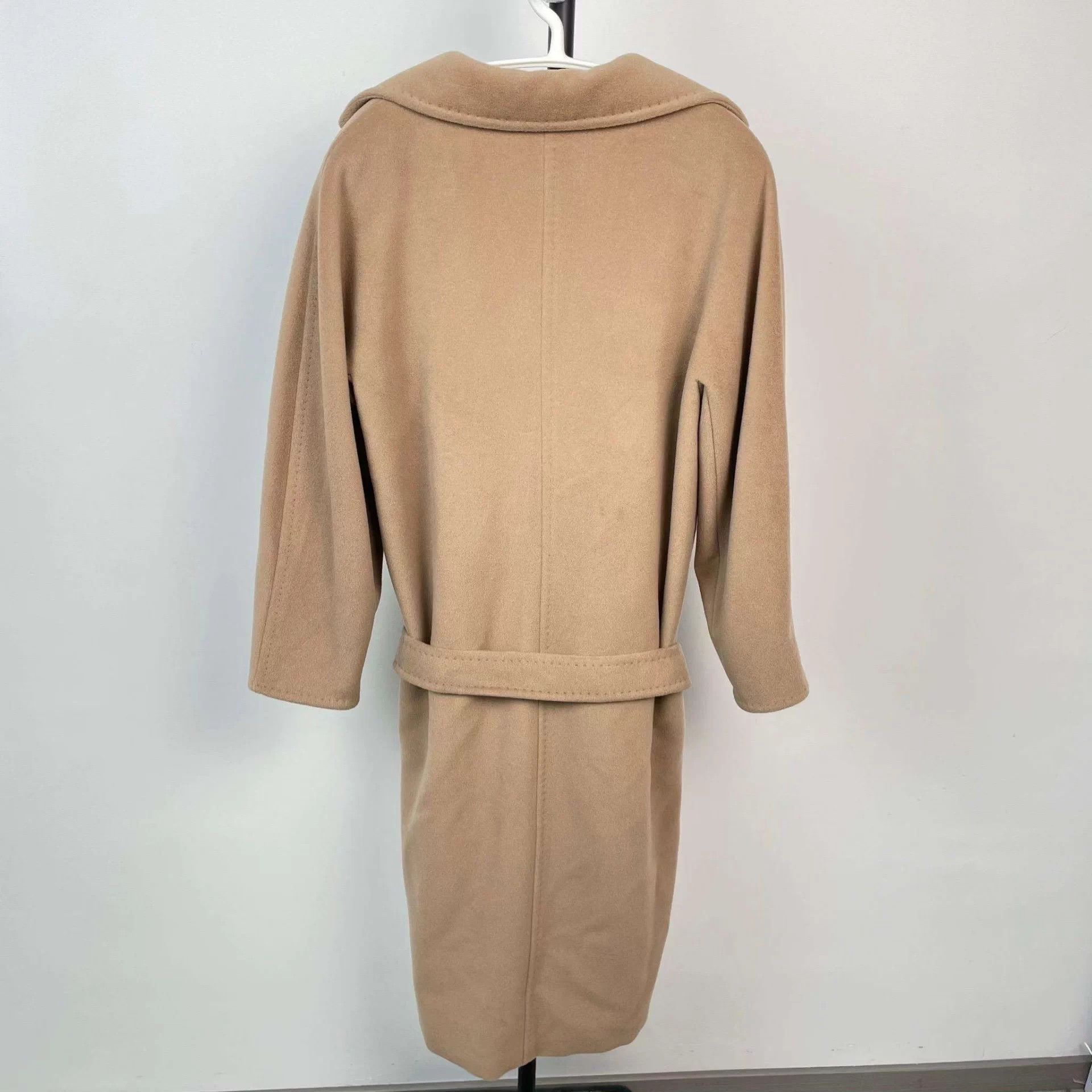 Max Mara MaxMara women's lapel double-breasted taupe coat Size XS / US 0-2 / IT 36-38 - 2 Thumbnail