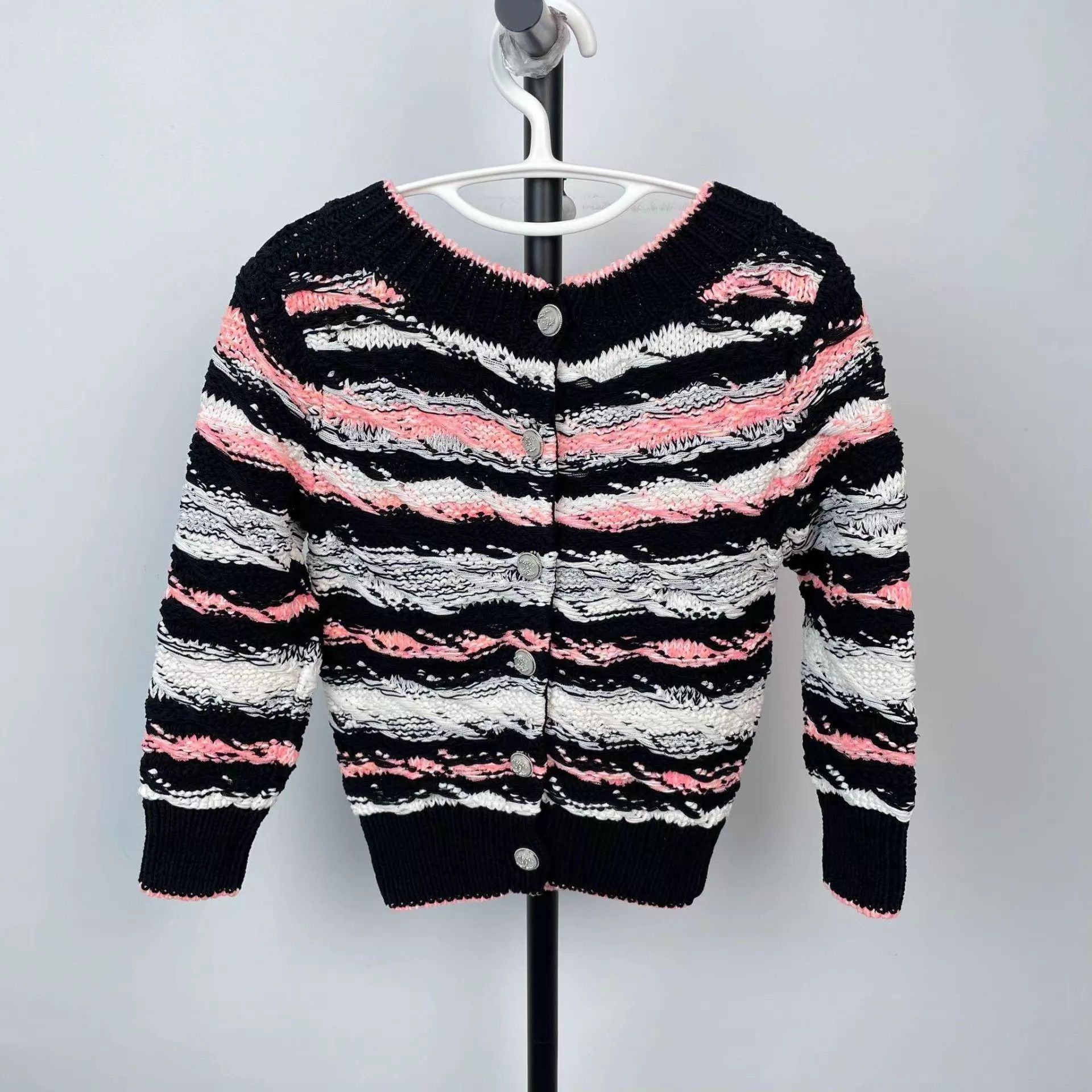 Chanel Chanel knit cardigan black pink colorblock 34 Size XS / US 0-2 / IT 36-38 - 2 Thumbnail