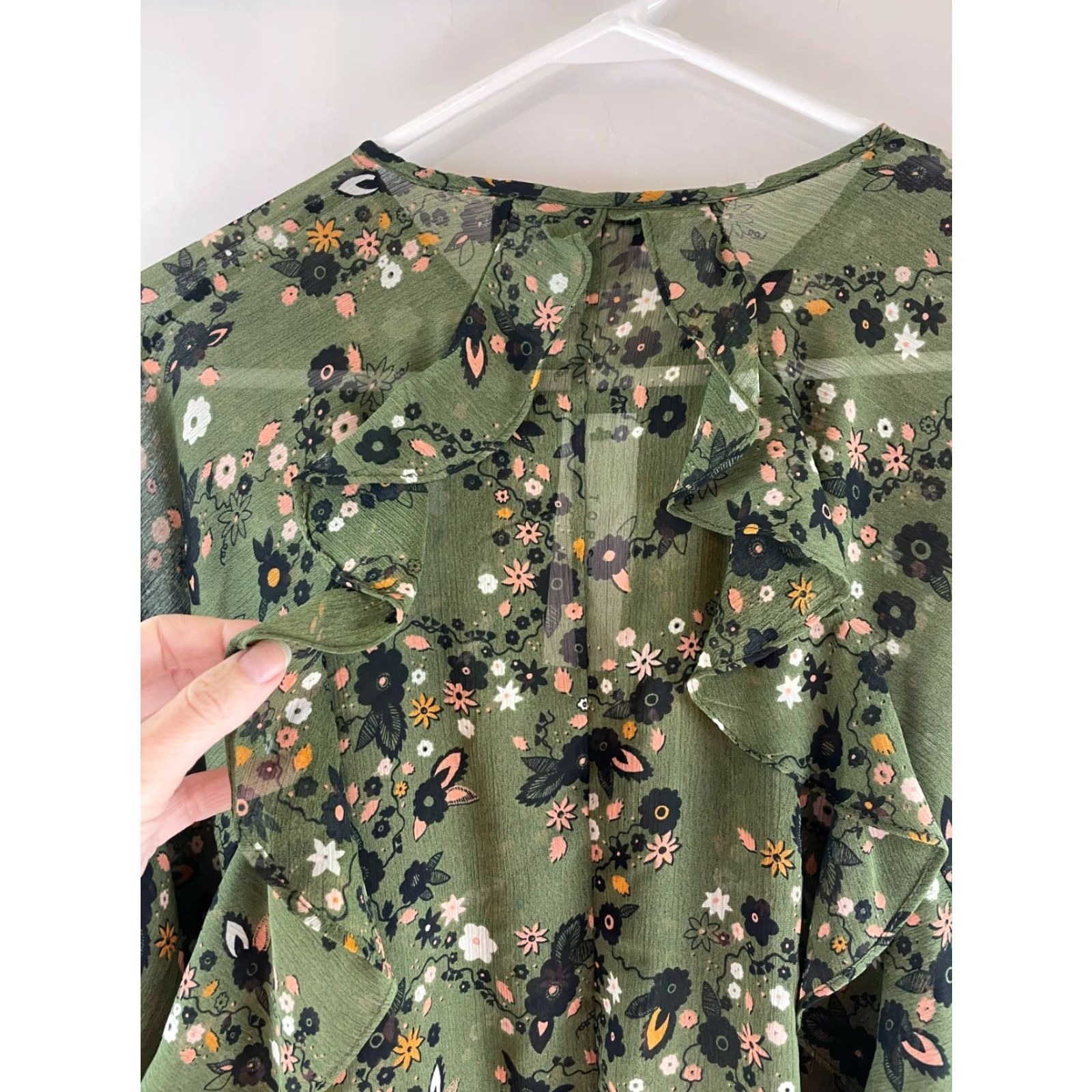Topshop Topshop Shirt Women's Size 4 Green Floral Ruffles Sheer Tee NWT Regular Dressy Blouse Tee Size S / US 4 / IT 40 - 5 Thumbnail