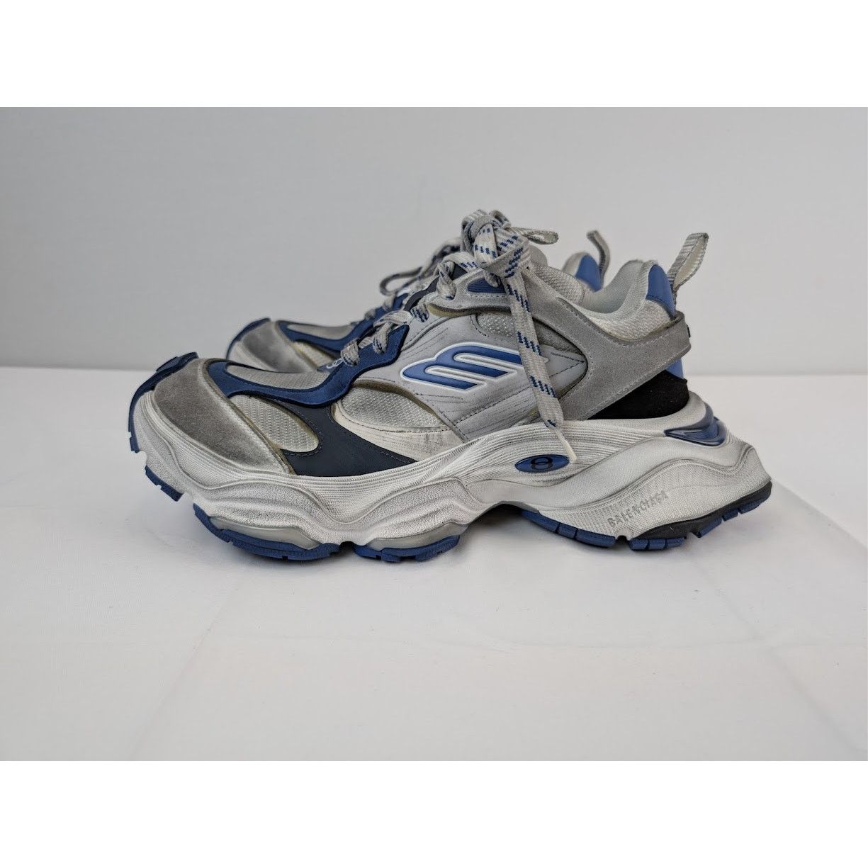 Balenciaga o1rshd1 Suede Mesh Cargo Sneakers in Grey/White/Blue Size US 10 / EU 43 - 10 Thumbnail
