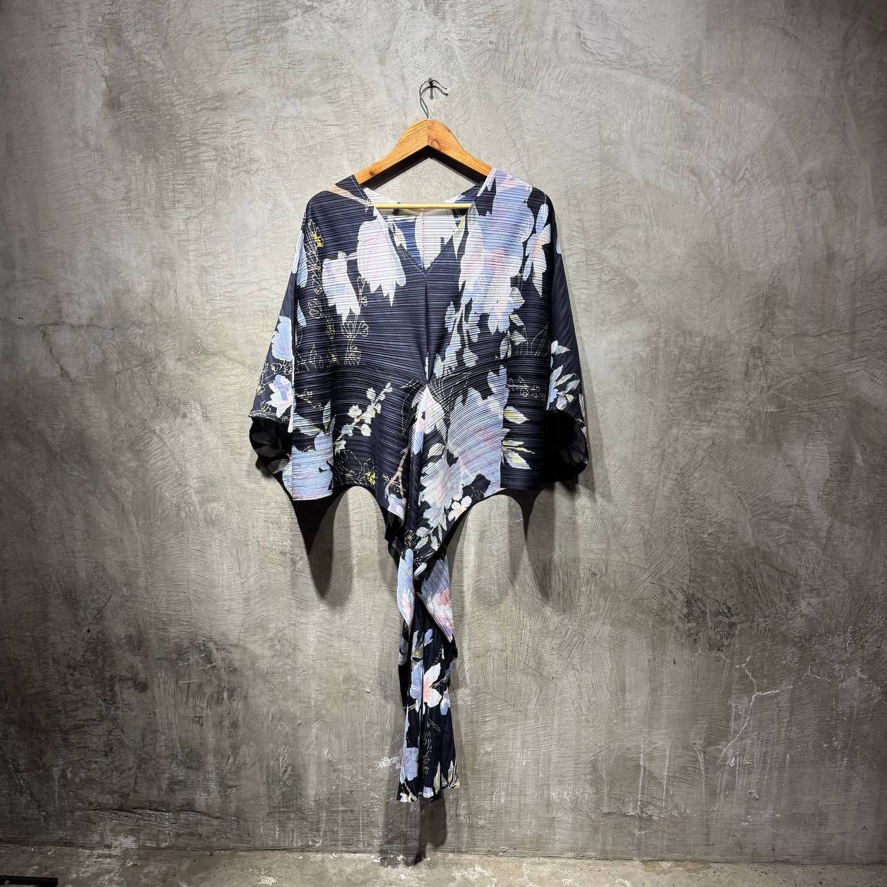 Pleats Please Issey Miyake Issey Miyake Pleats Please Japanese Style Flower Dress BNWT Size L / US 10 / IT 46 - 1 Thumbnail