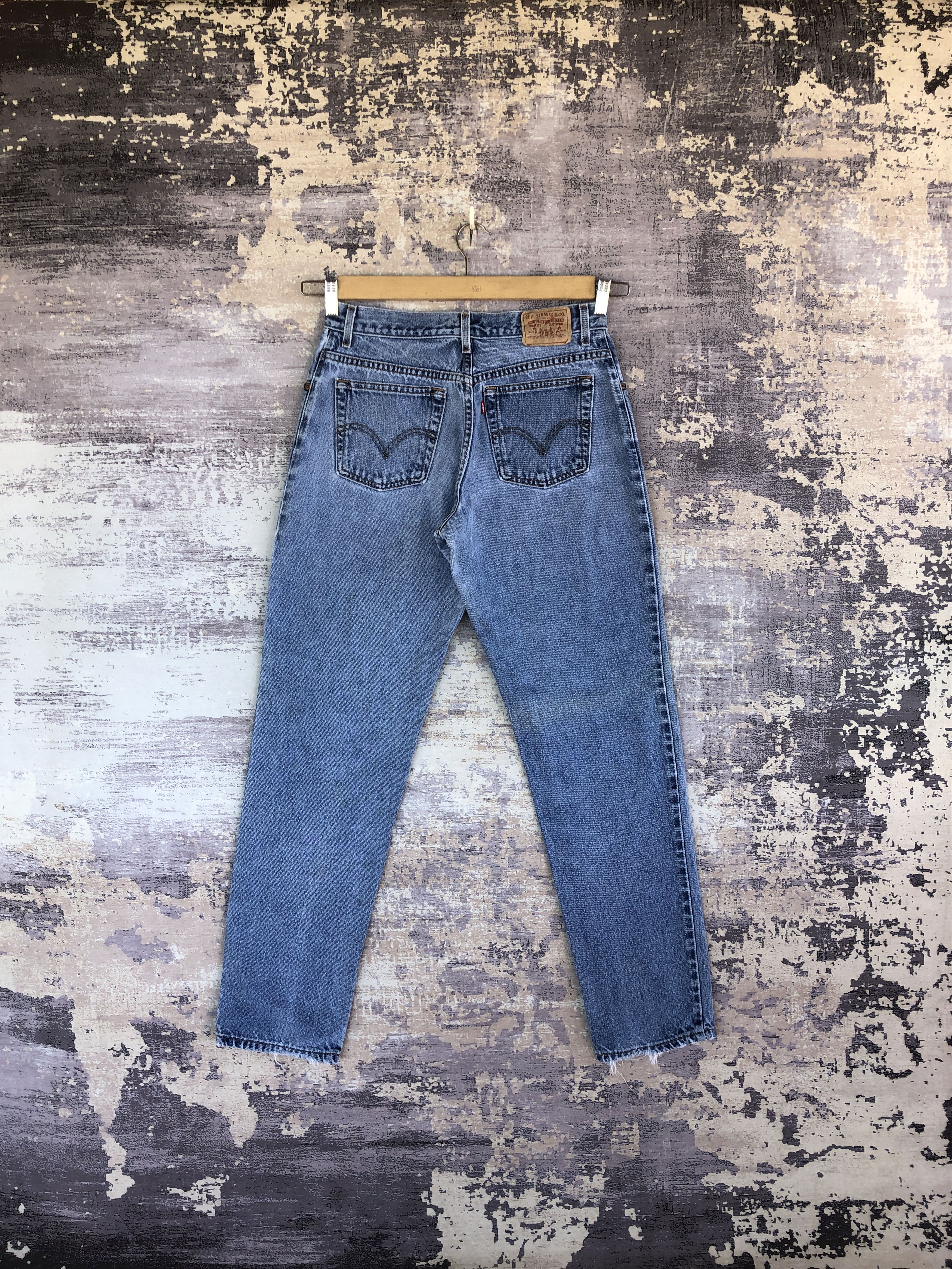 Levi's Vintage Levis 550 Faded Jeans Tapered Light Wash Denim Size 28" / US 6 / IT 42 - 2 Thumbnail