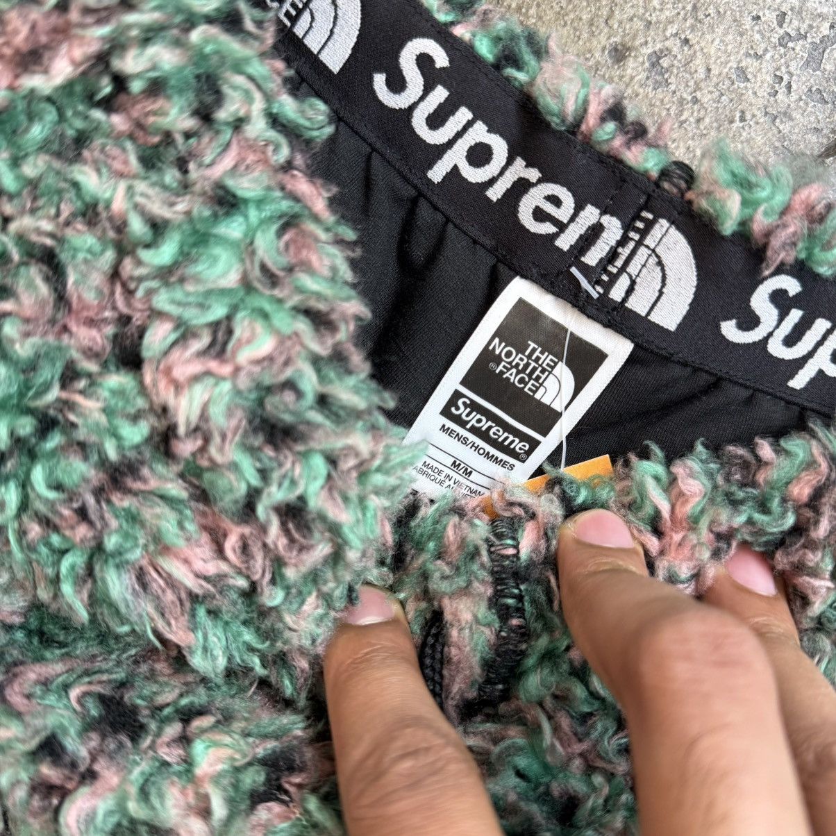 Supreme × The North Face Supreme The North Face Sherpa Shorts Size US 32 / EU 48 - 4 Thumbnail