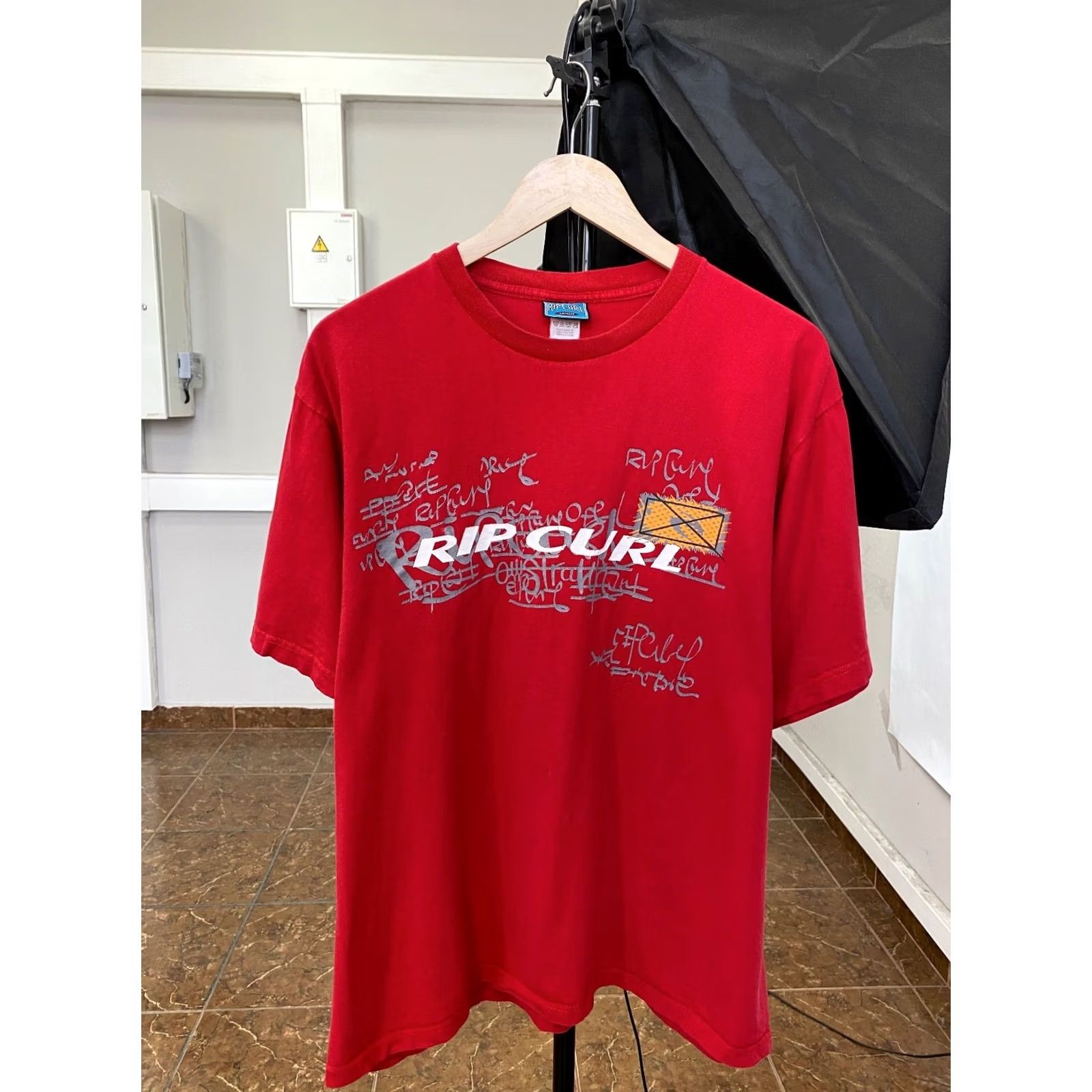 Rip Curl VINTAGE Rip Curl Australia Surf T-Shirt XL Red 90s Mens Shirt Size US XL / EU 56 / 4 - 2 Thumbnail