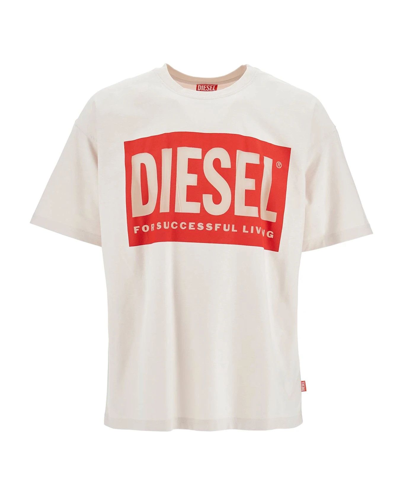 o1mle1025 T-Box S4 T-Shirt in White
