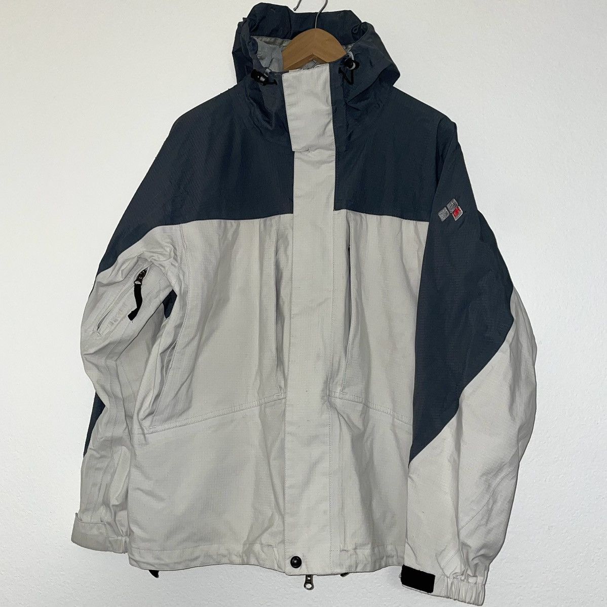 Burton Burton AK Snowboards Jacket Size US M / EU 48-50 / 2 - 1 Thumbnail