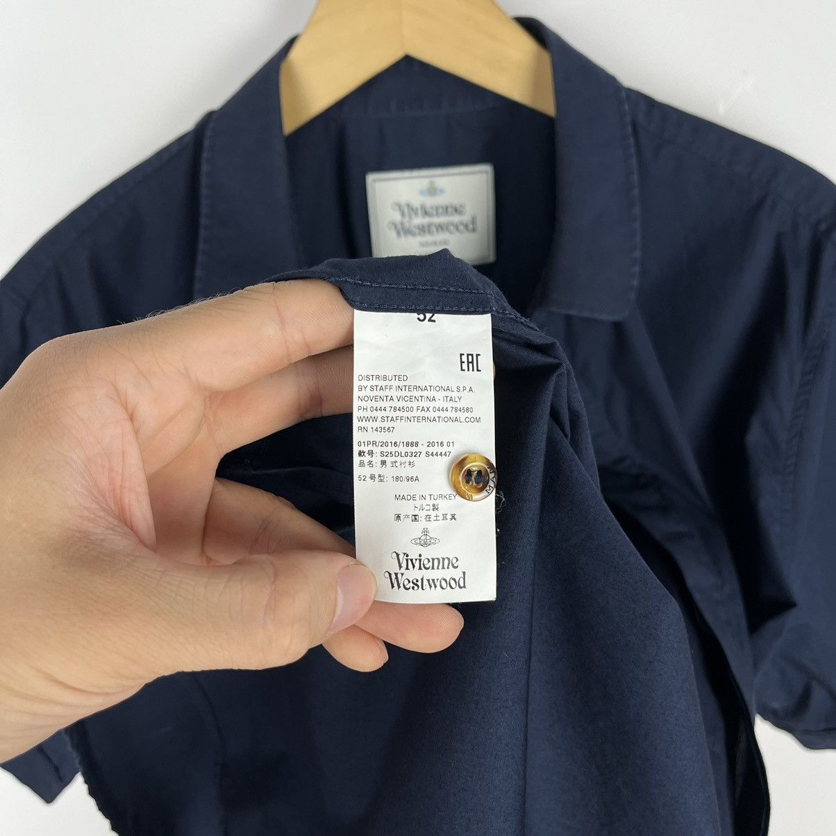 Vivienne Westwood Vivienne Westwood orb logo short sleeve shirt Size US L / EU 52-54 / 3 - 15 Thumbnail