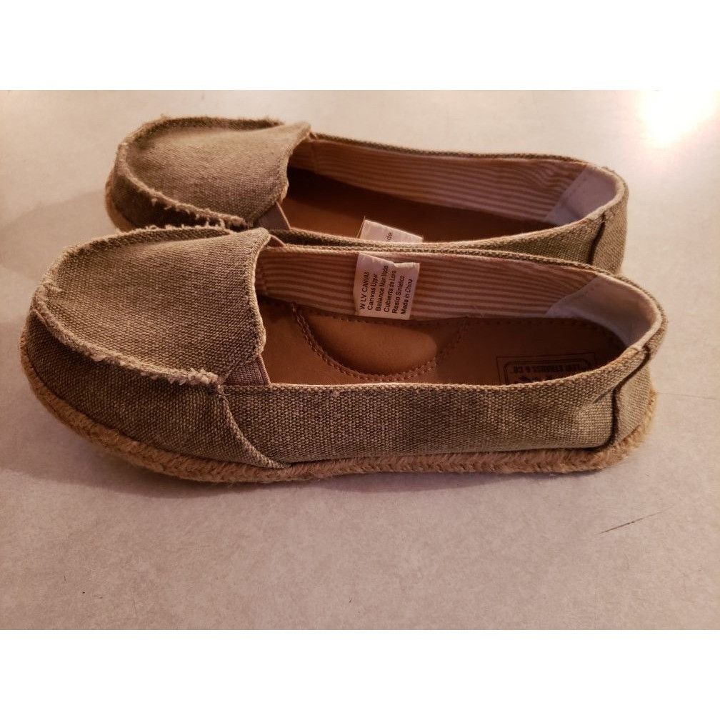 Levi's Signature Levi Strauss canvas slip ons...size 6 Size US 6 / IT 36 - 1 Thumbnail