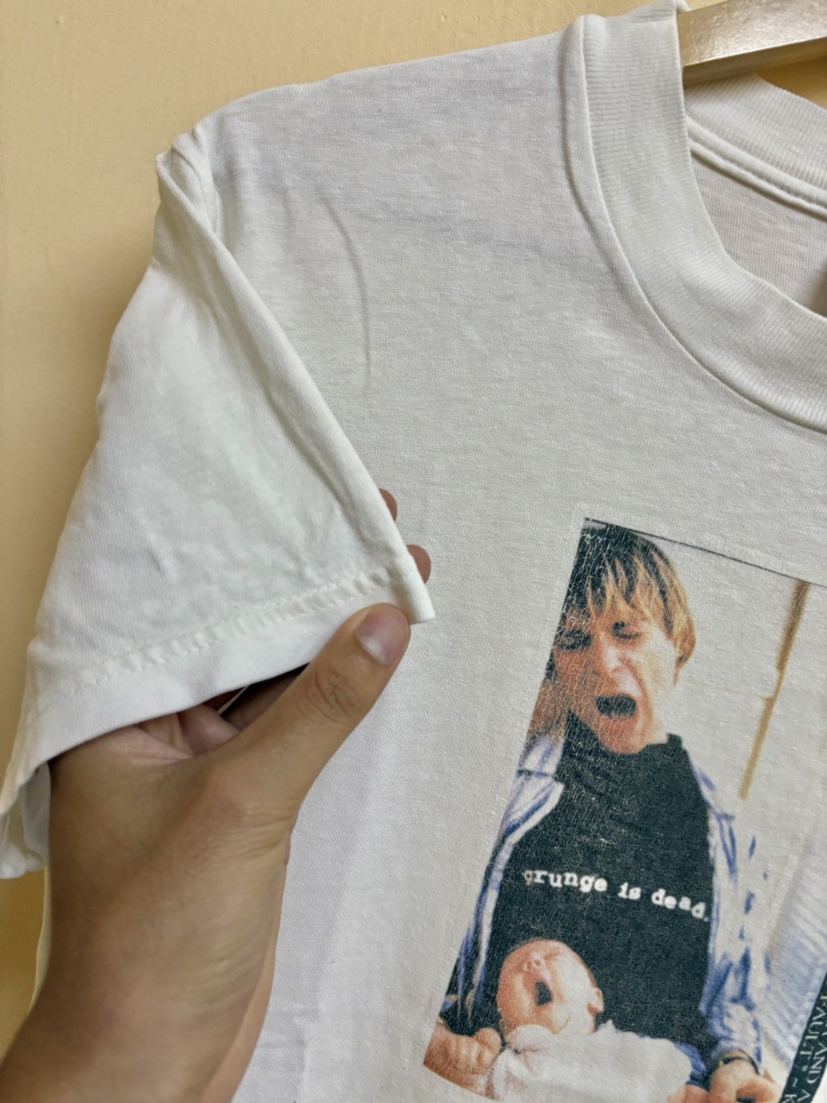 Band Tees Vintage Rare 90s Kurt Cobain Grunge Is Dead Nirvana Band Size US S / EU 44-46 / 1 - 8 Thumbnail
