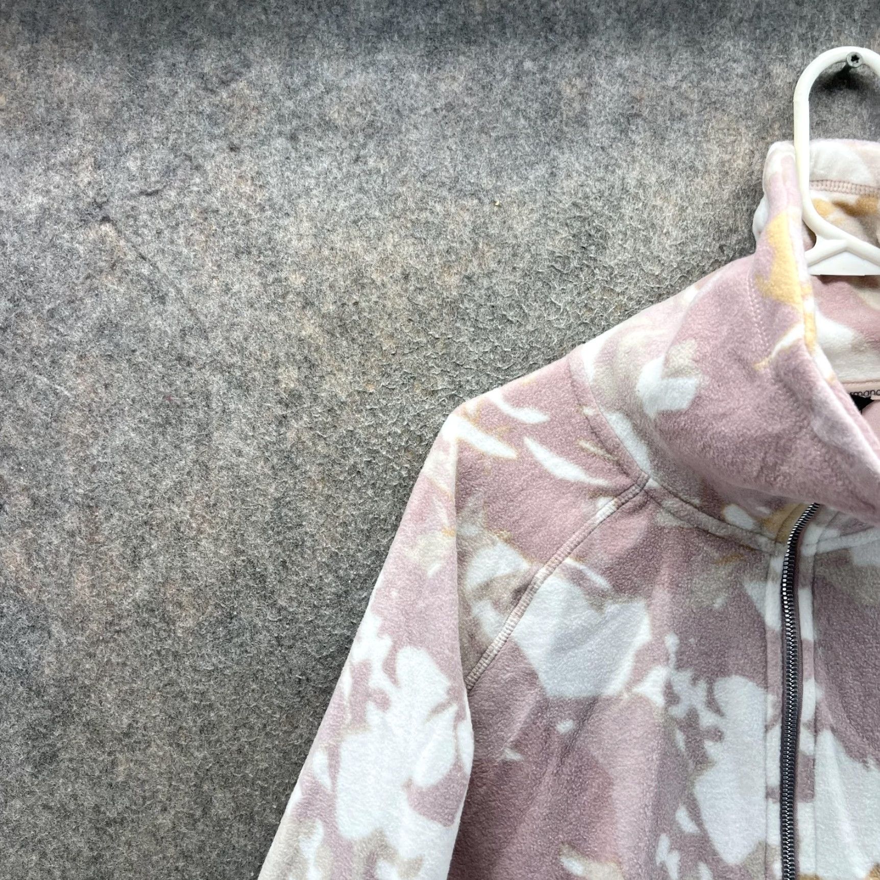 Calvin Klein Calvin Klein Performance Jacket Women L Pink Camo Full Zip Lightweight Jacket Size L / US 10 / IT 46 - 6 Thumbnail