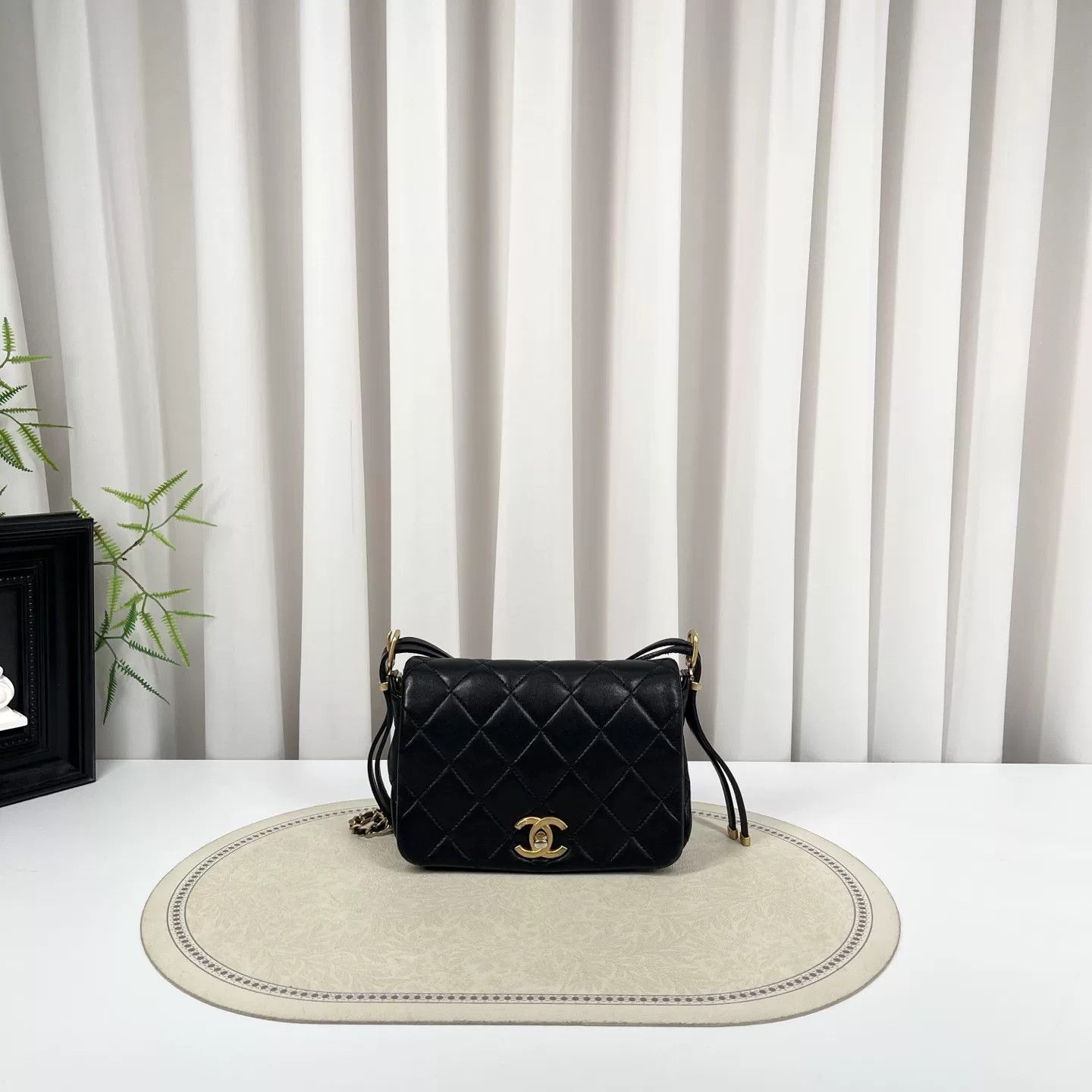Chanel Pre-loved Bag Very good condition Size ONE SIZE - 1 Thumbnail