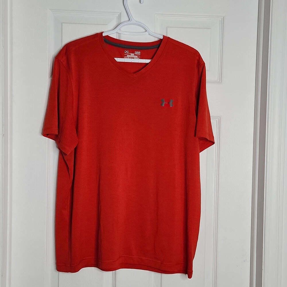 Under Armour Under Armour Heatgear Red with Grey Logo Vneck T Shirt Large Size US L / EU 52-54 / 3 - 2 Thumbnail