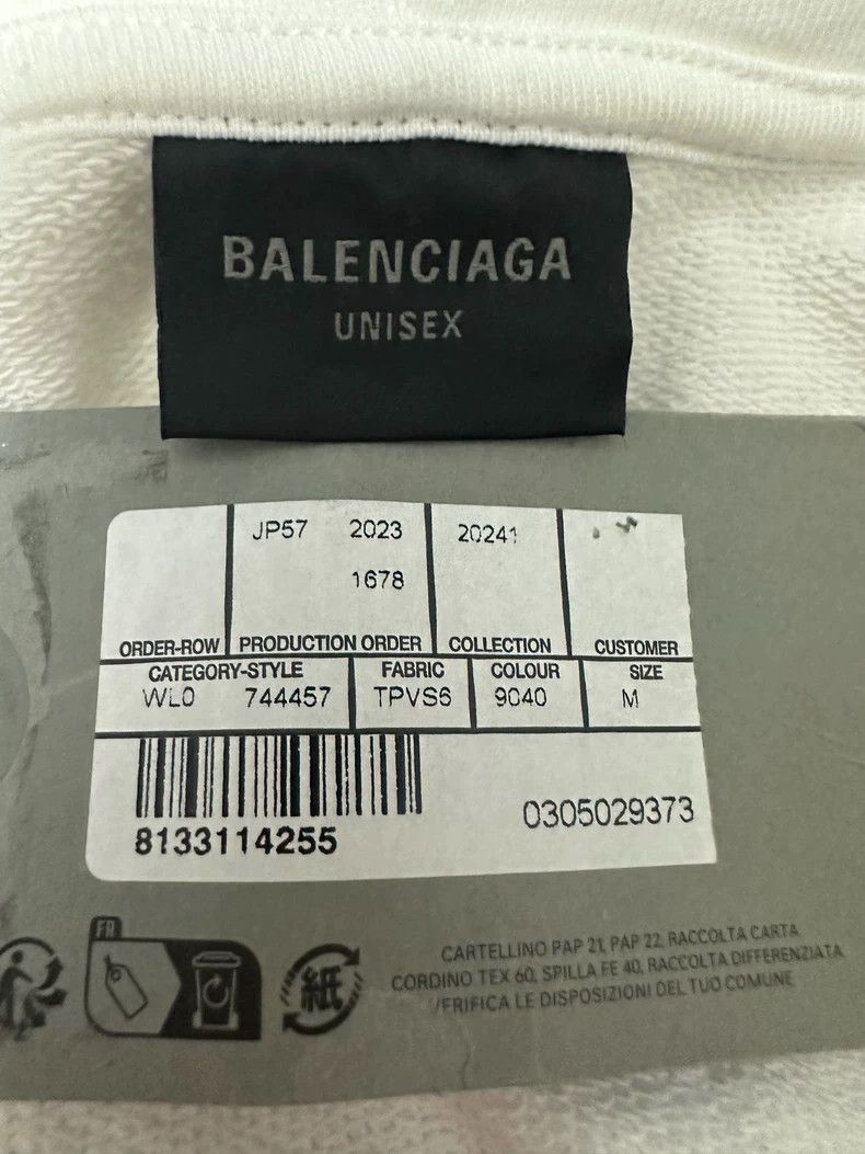 Balenciaga Balenciaga Spring 24 Manchester United White Football Limit Size US M / EU 48-50 / 2 - 5 Thumbnail