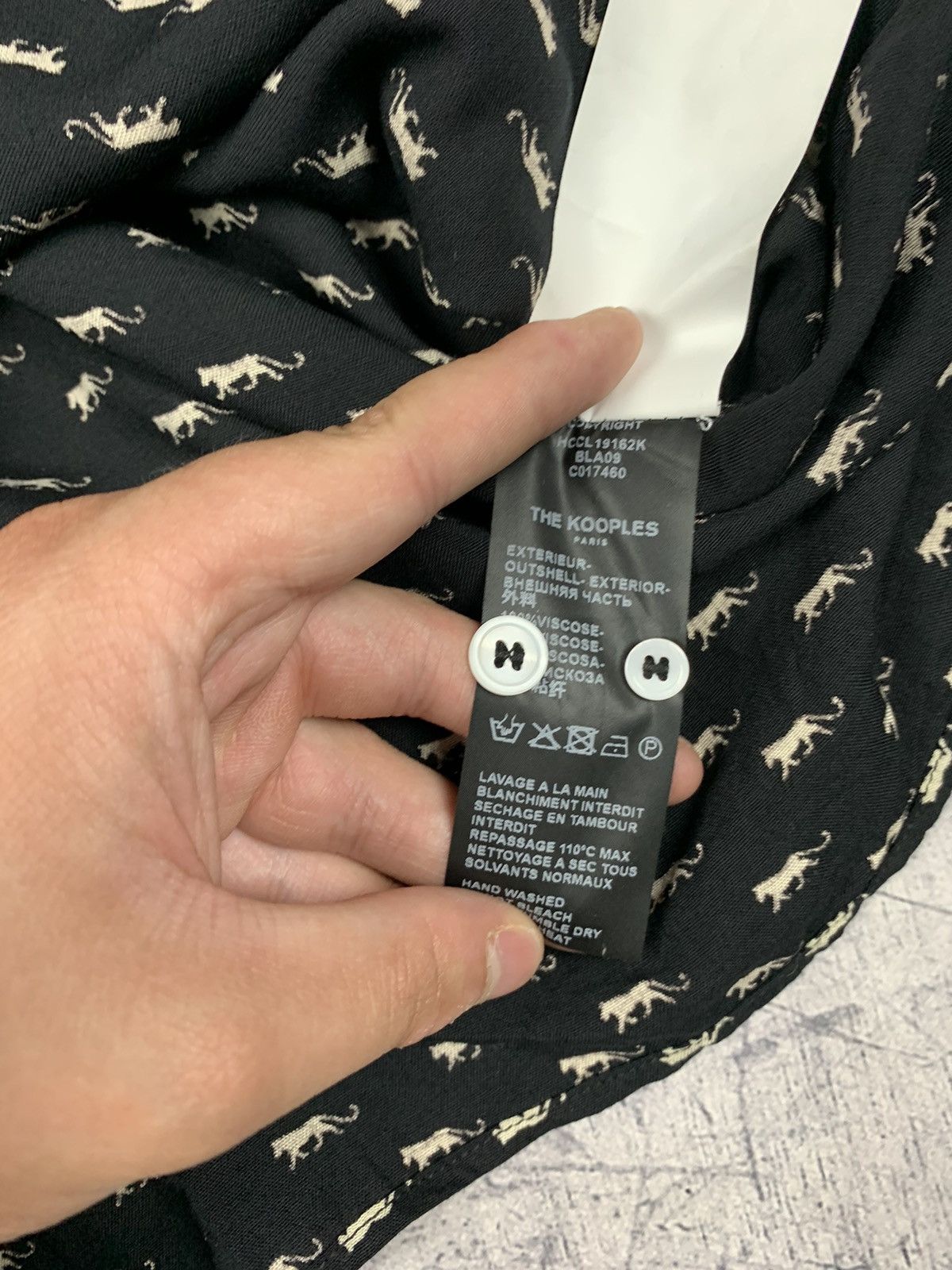 The Kooples The Kooples Paris Relaxed Fit 100% Viscose Shirt Monogram Size US M / EU 48-50 / 2 - 7 Thumbnail