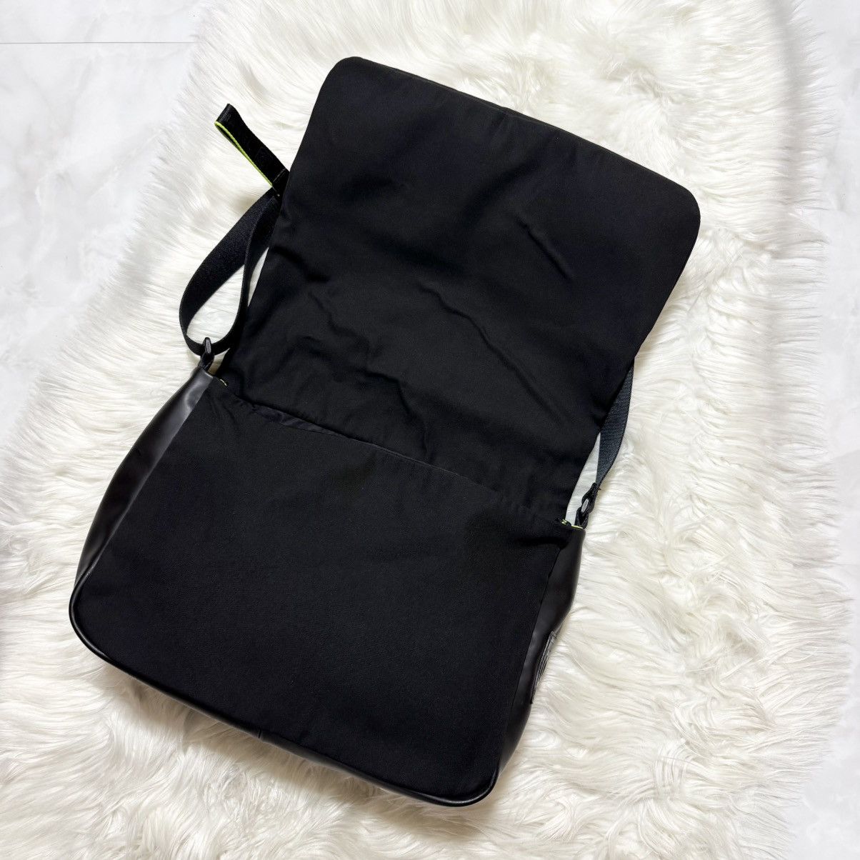 Chanel Catalog Chanel Sport Rubber COCO Mark Messenger Bag Size ONE SIZE - 8 Thumbnail