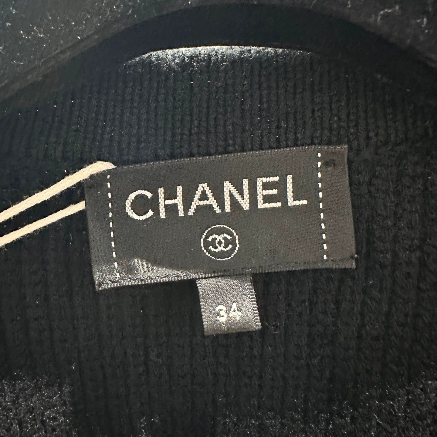 Chanel Chanel Color-Blocked Logo-Button Wool Knit Cardigan Size XS / US 0-2 / IT 36-38 - 3 Thumbnail